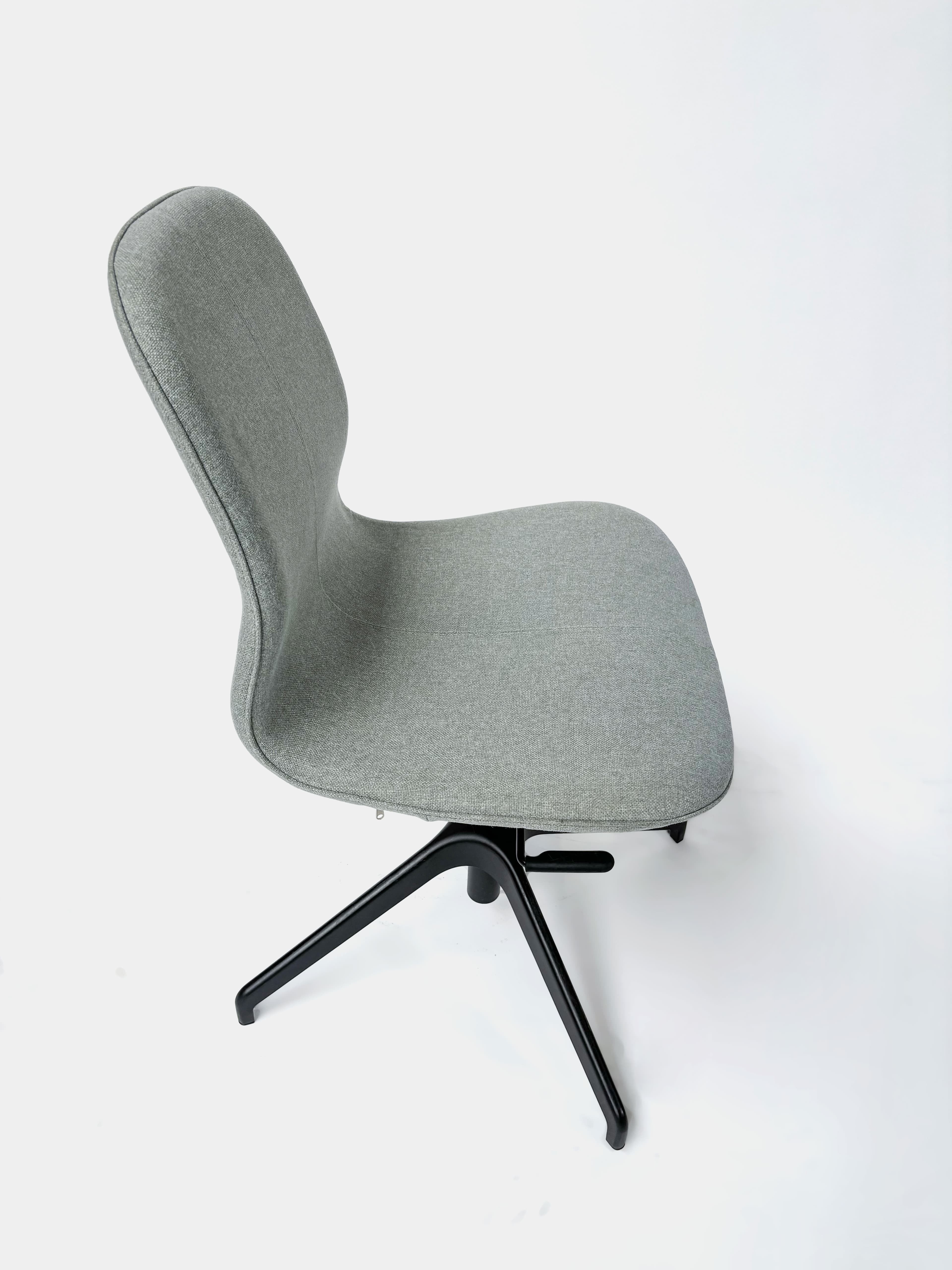 Adjustable Light Grey meeting chair with black legs Medium-7