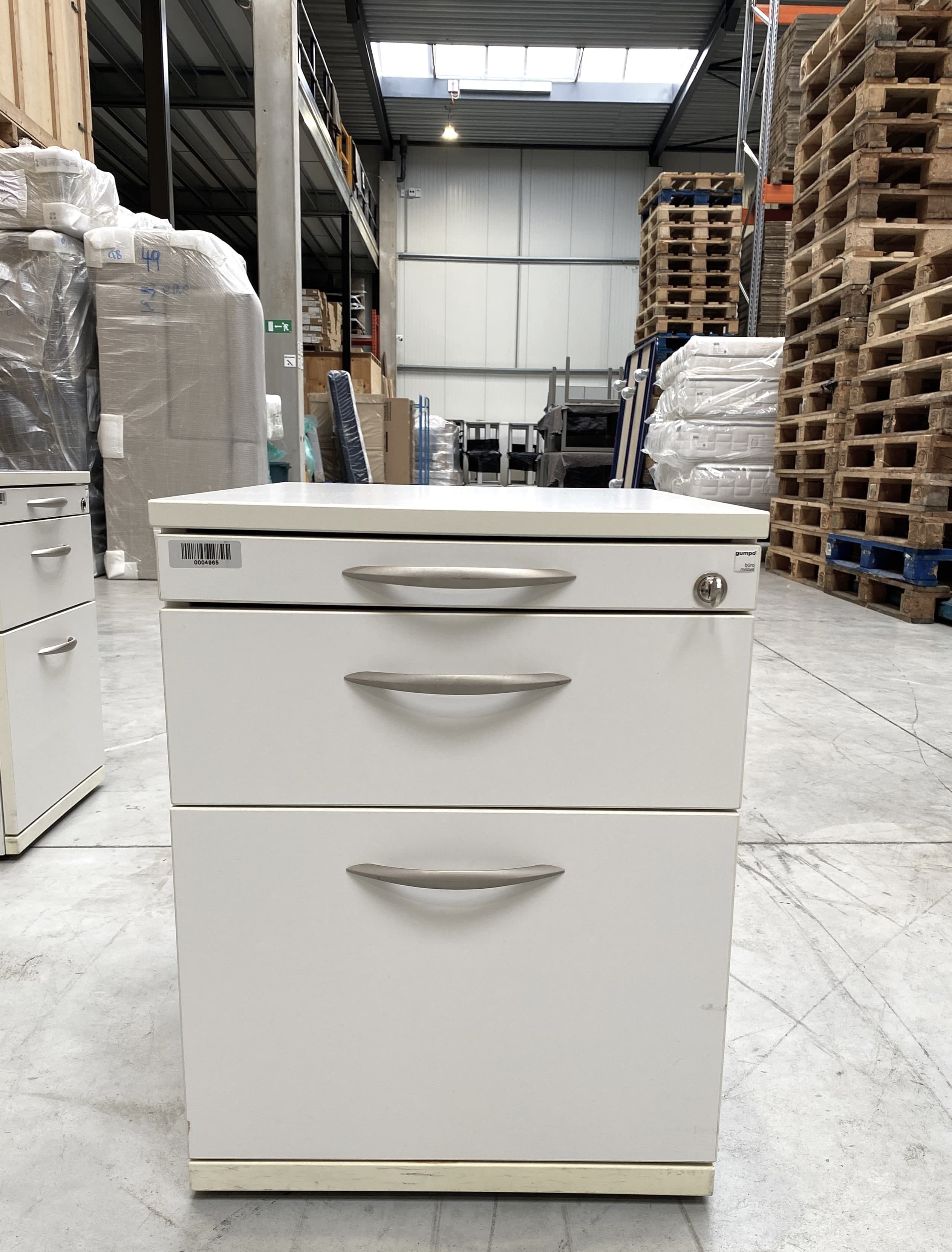 Gumpo white storage with drawers-0