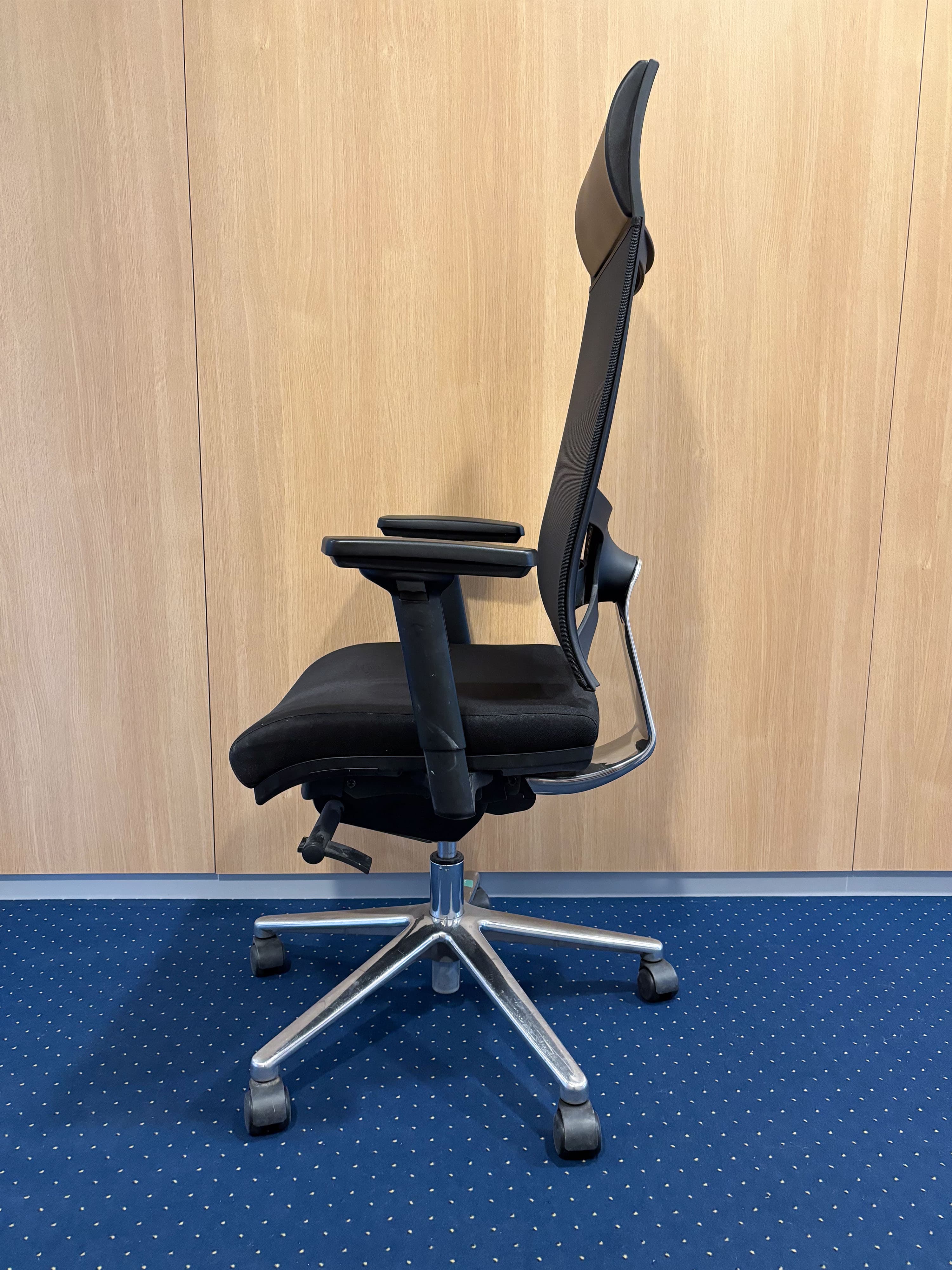 Black Mesh HighBack Ergonomic Swivel Office Chair with Lumbar Support-4