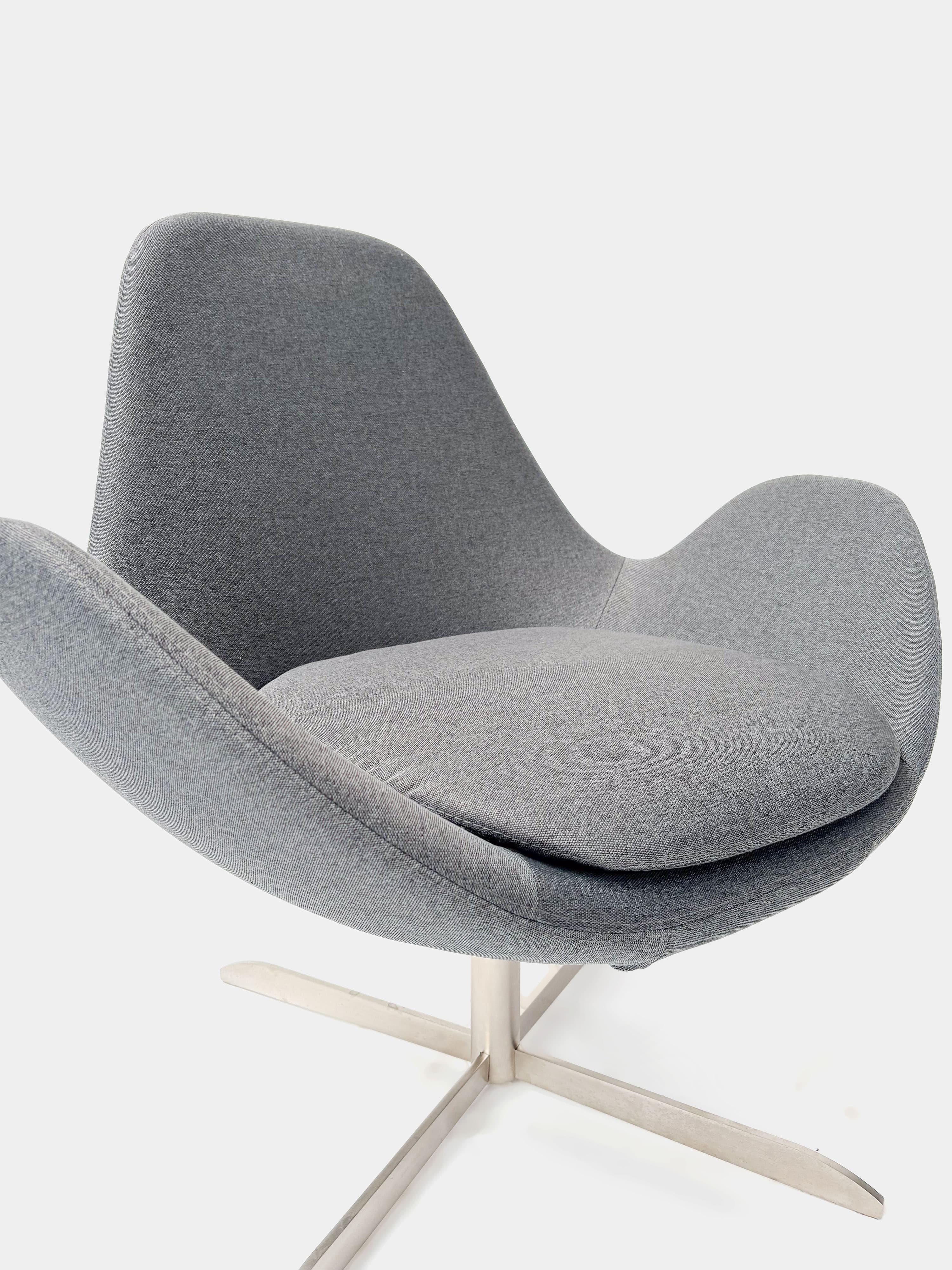 Fauteuil bas gris GHOST sur pieds pivotants en métal-6