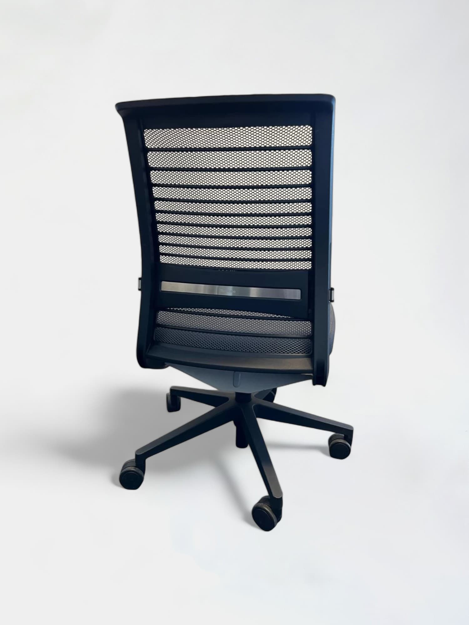 Steelcase Think V2 Black office chair with mesh back without armrests on wheels-3