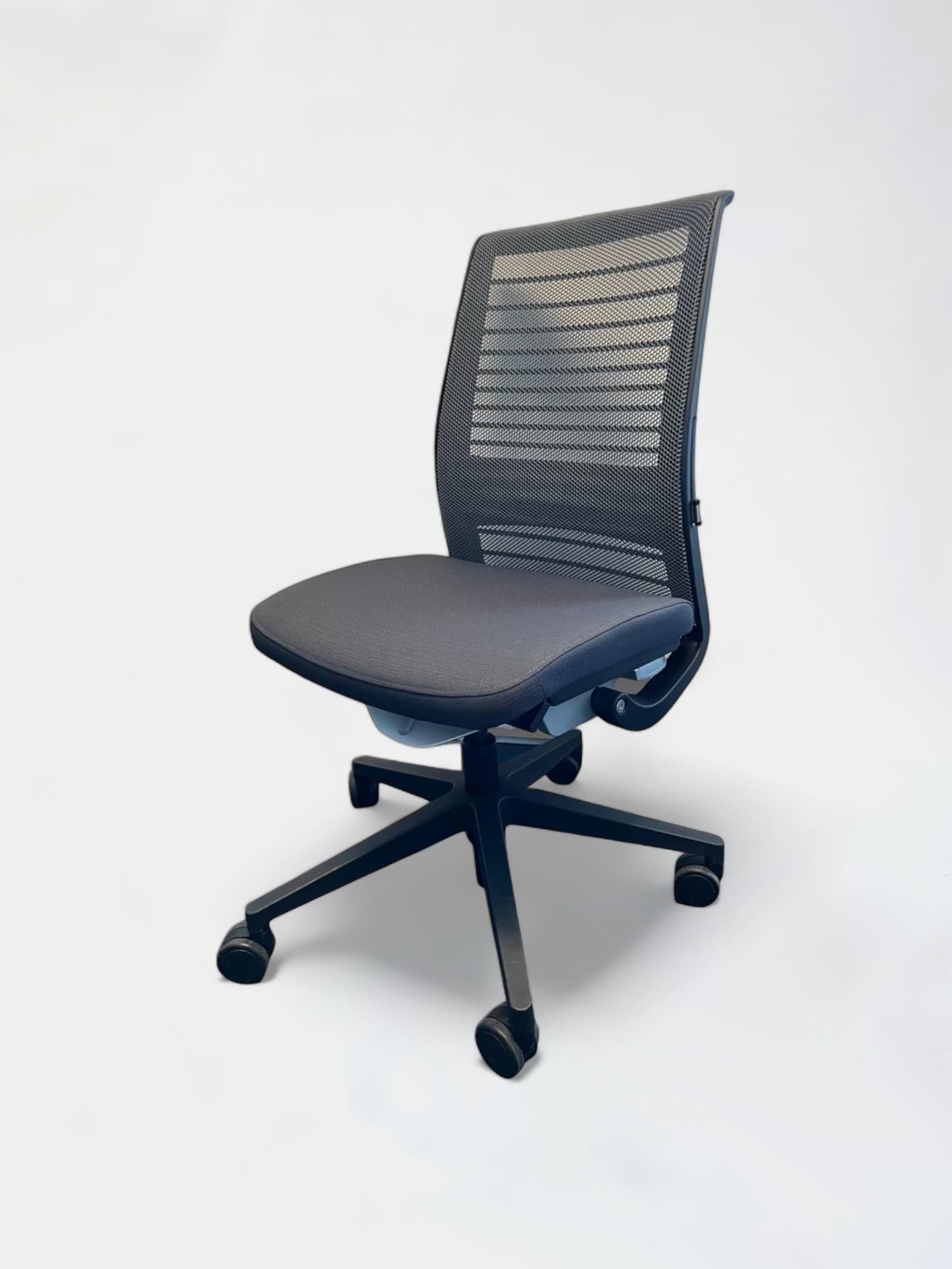 Steelcase Think V2 Black office chair with mesh back without armrests on wheels-0