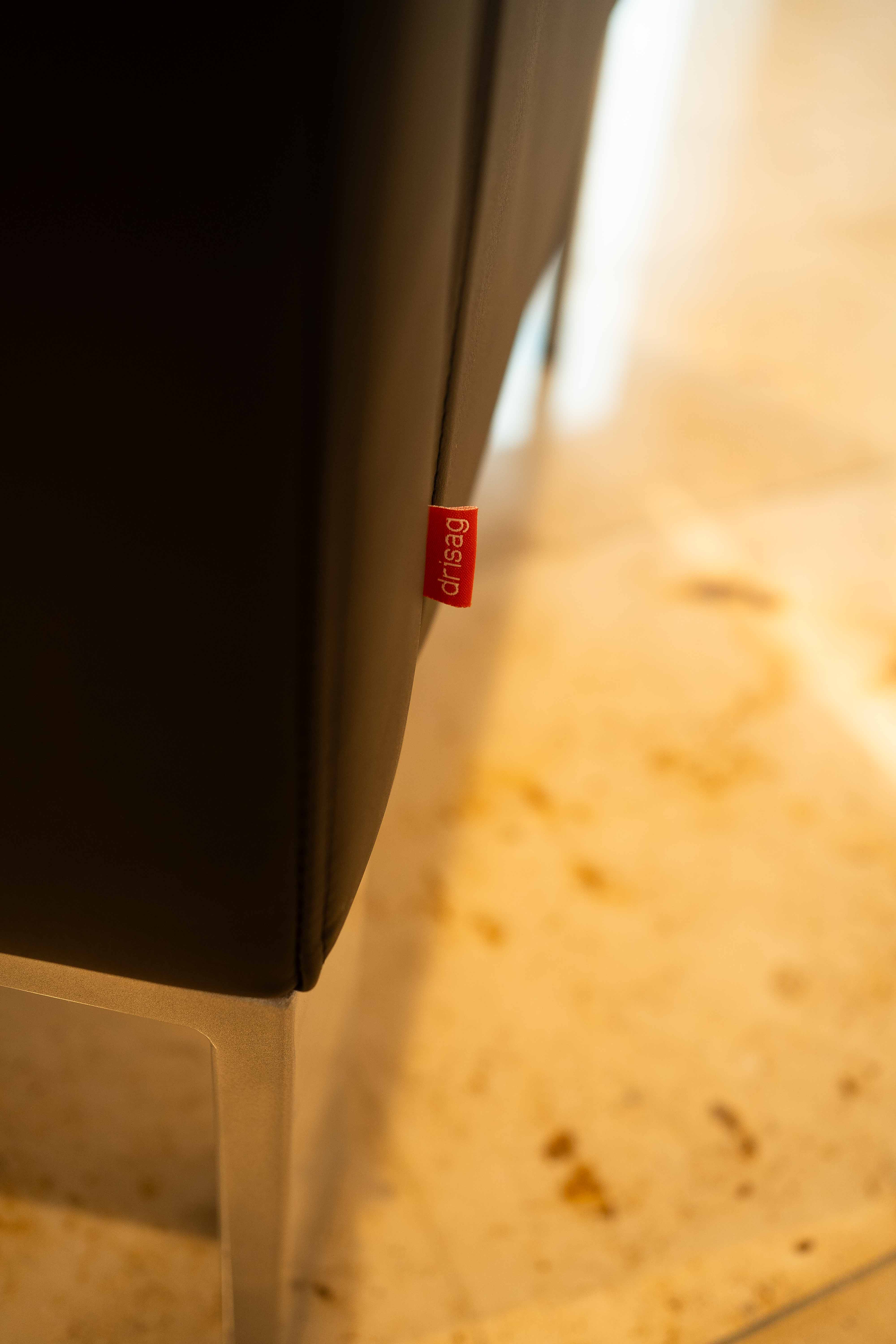 Fauteuil de salon en cuir noir Drisag-1