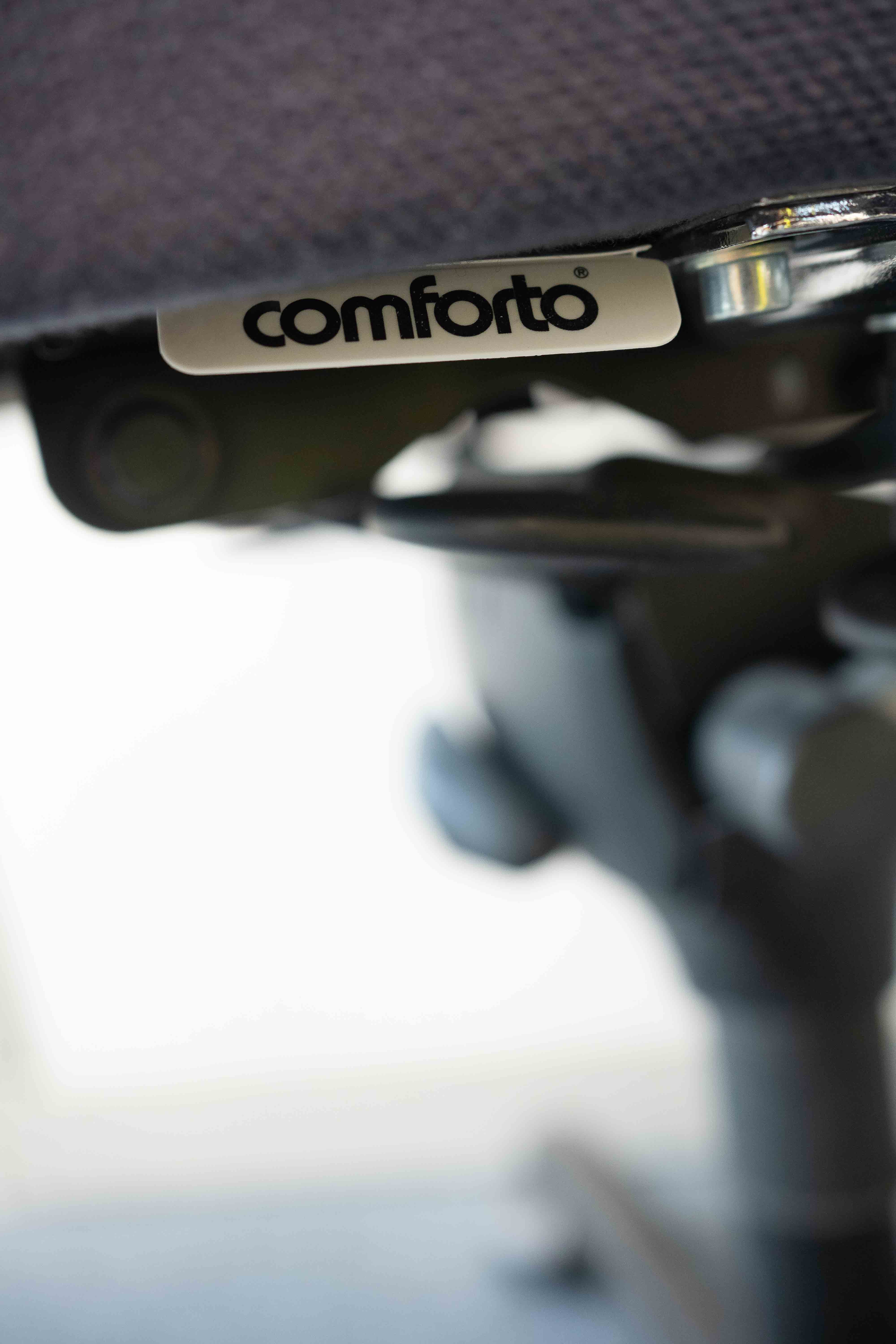 Comforto DonkerblauwGrijze bureaustoel op zwarte poten-2