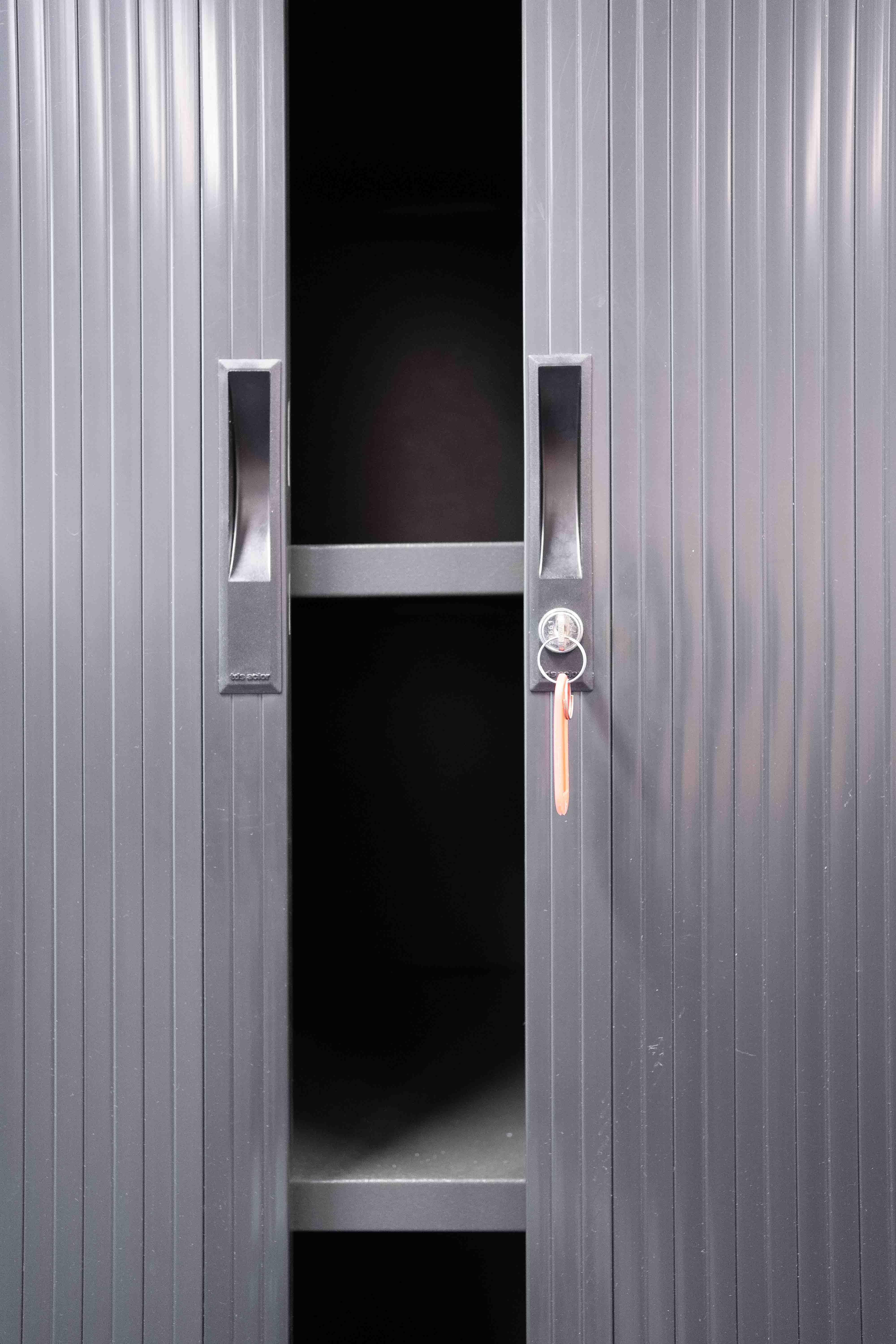 Tds armoire acior noire 200cm-1