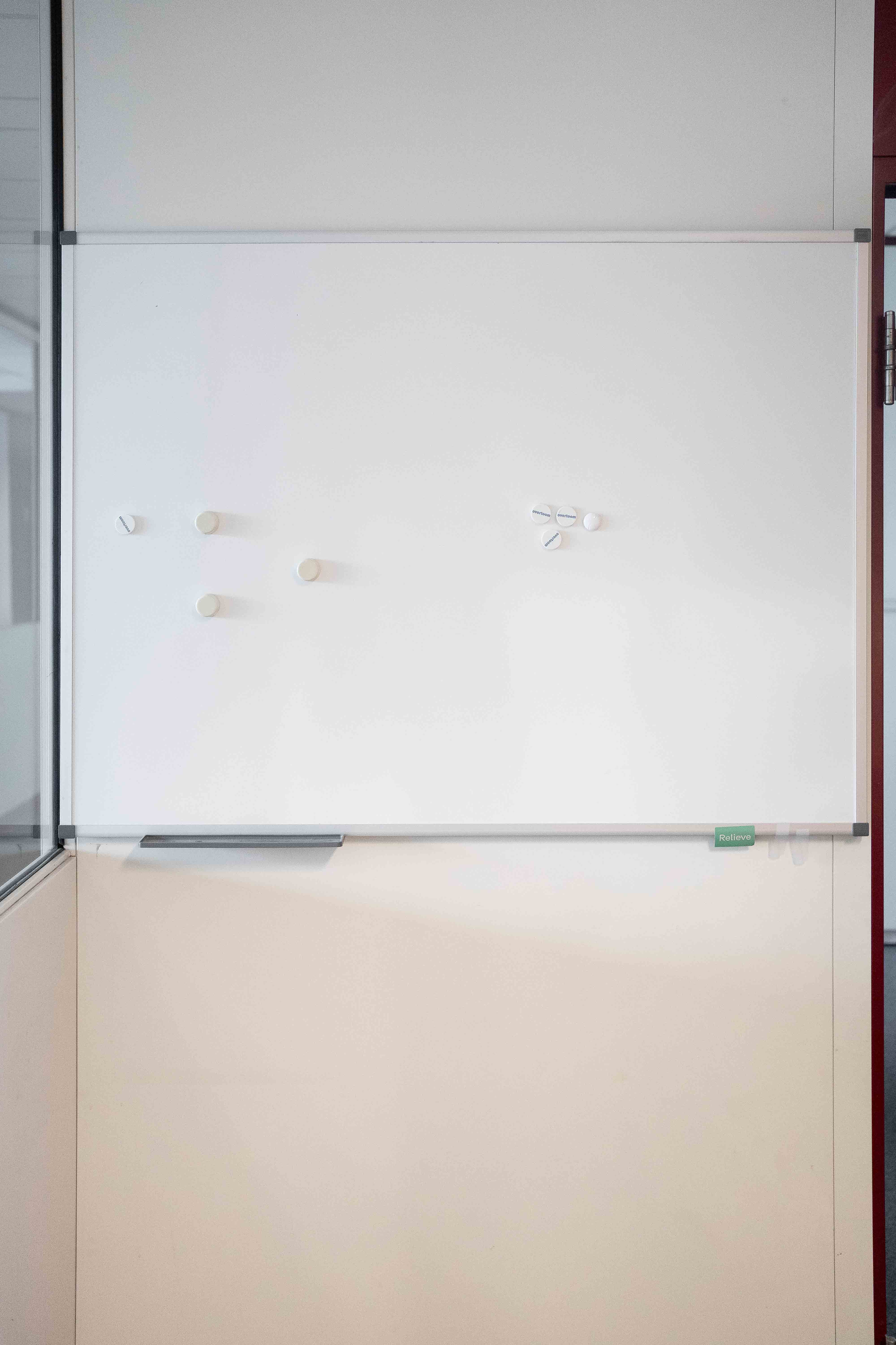 Wall mounted whiteboard-0