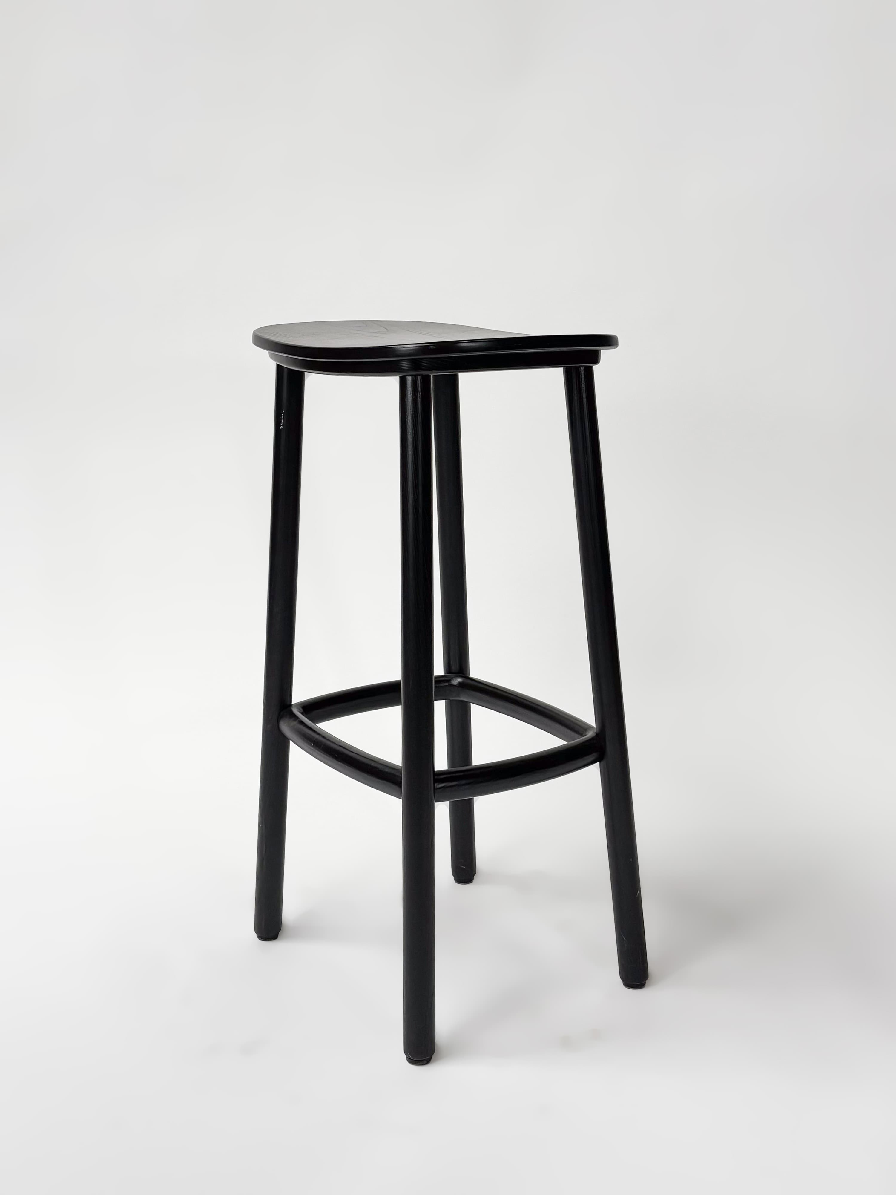 CRUSO Tabouret en bois de chêne noir - 75cm-3