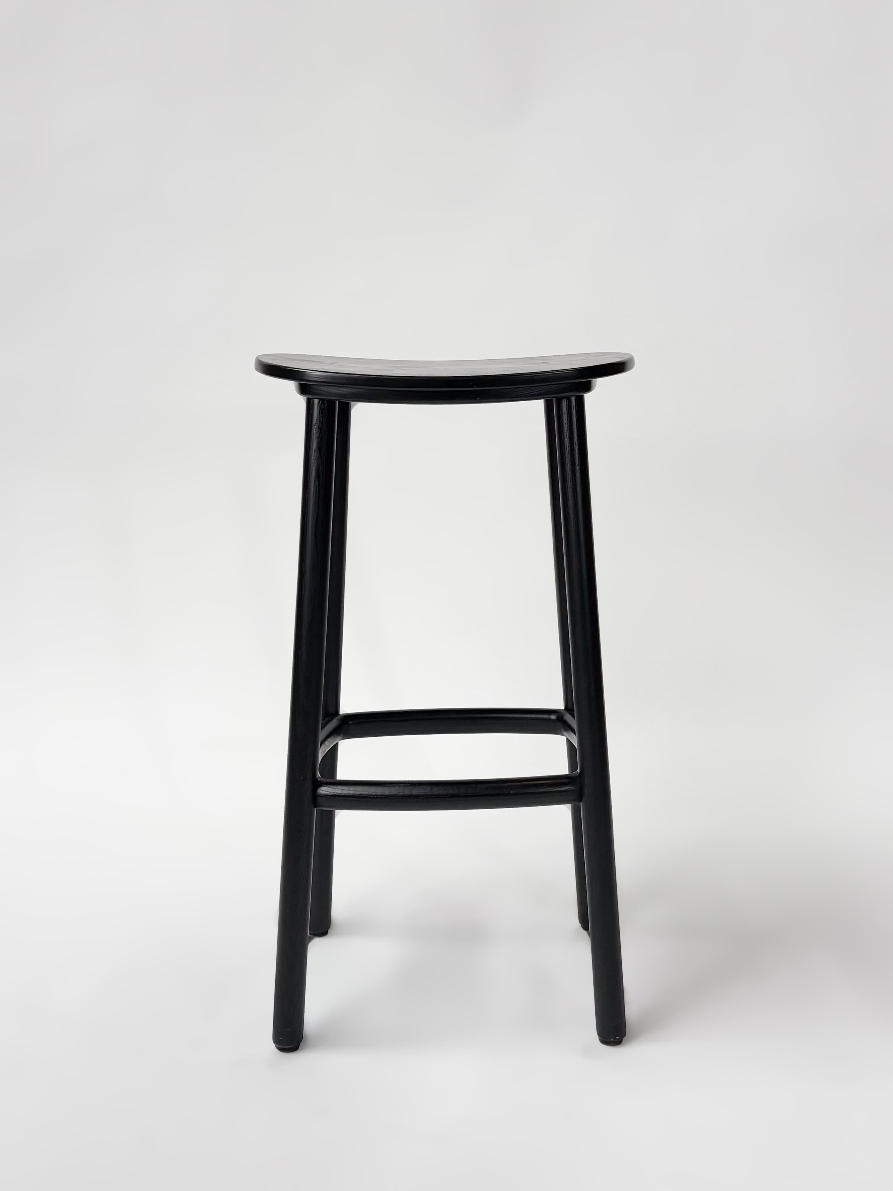 CRUSO Tabouret en bois de chêne noir - 75cm-1