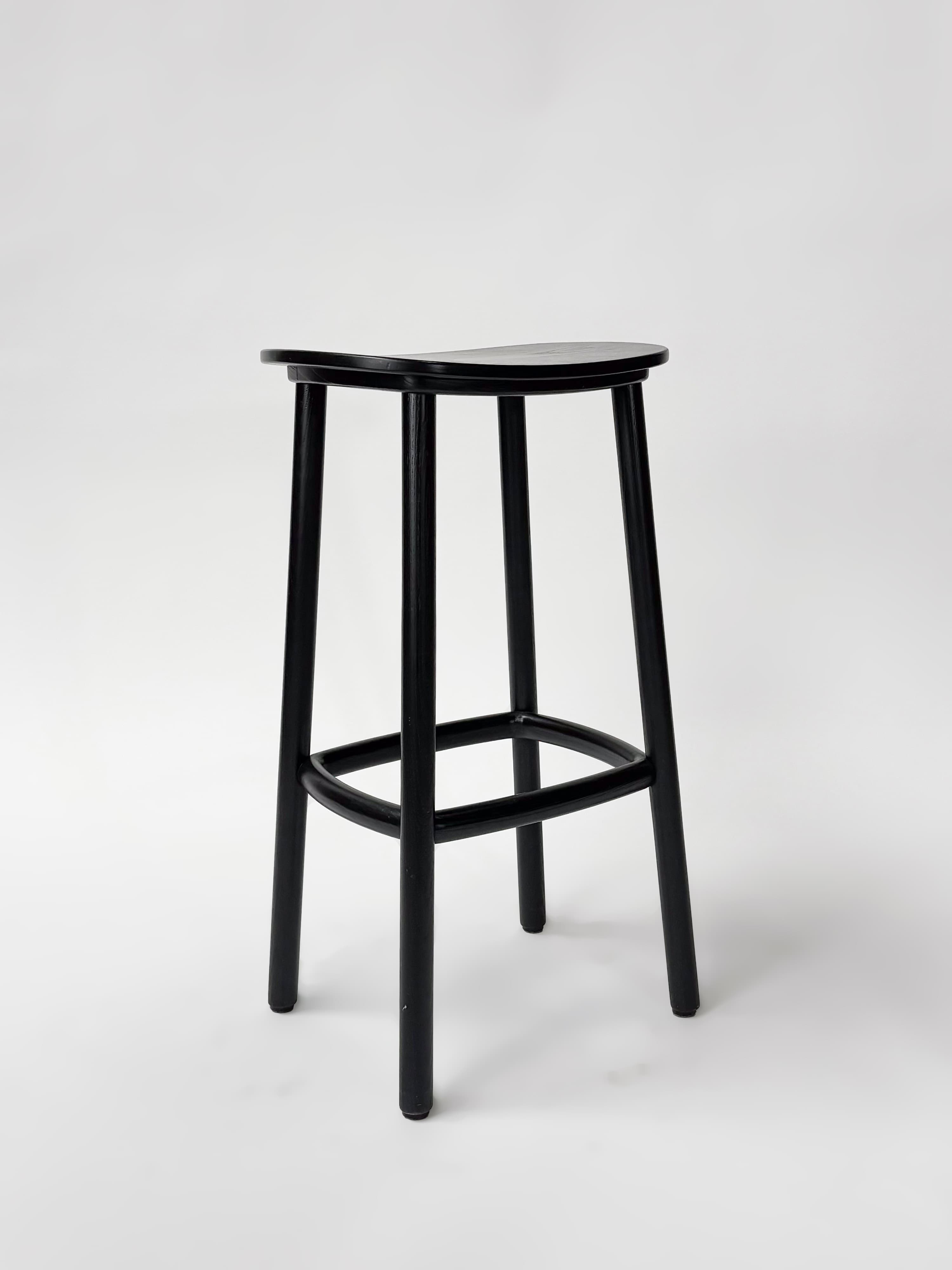 CRUSO Tabouret en bois de chêne noir - 75cm-0