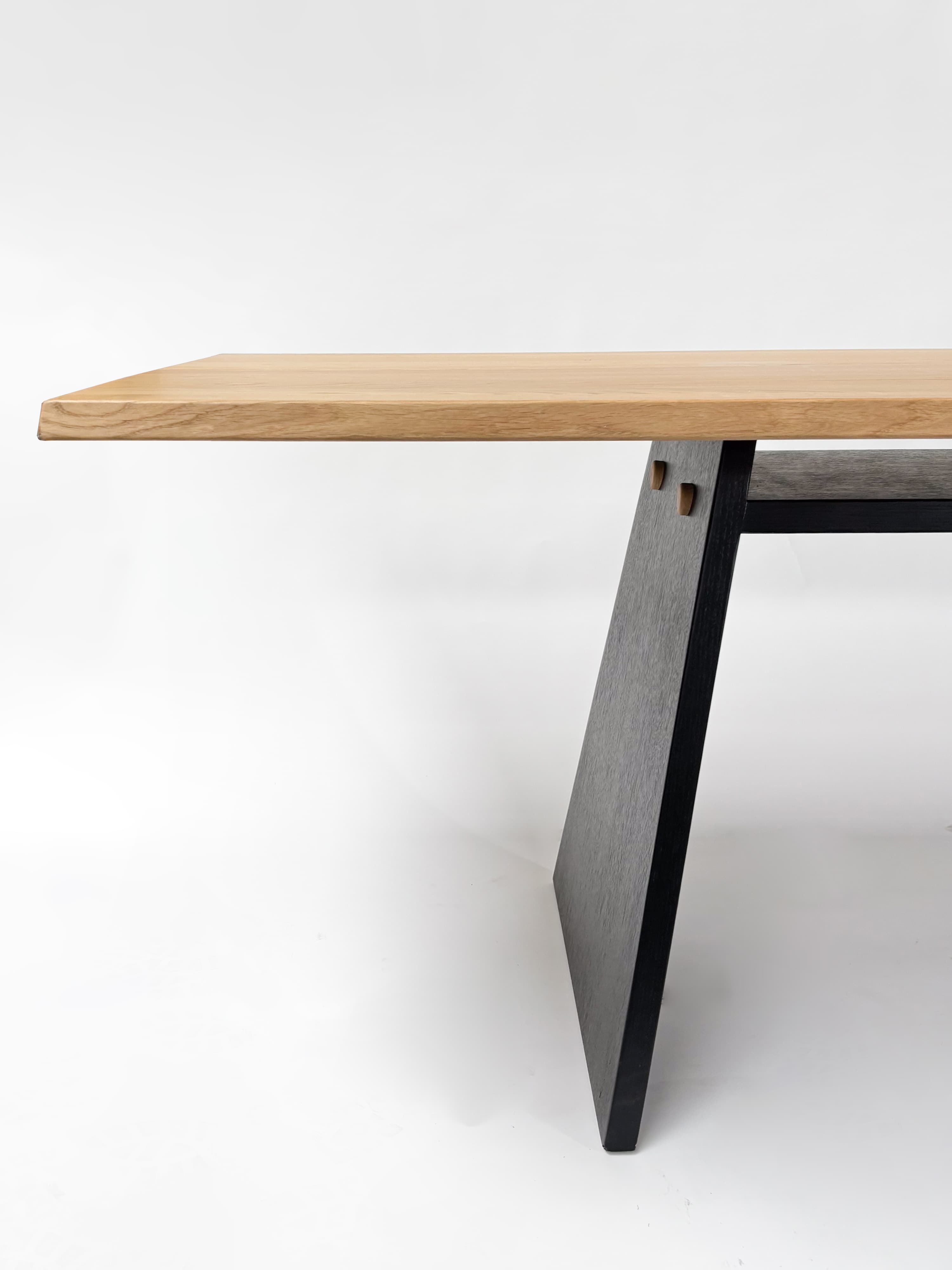 CRUSO Table de salle à manger en chêne naturel avec base noire - 240cm x 90cm-3