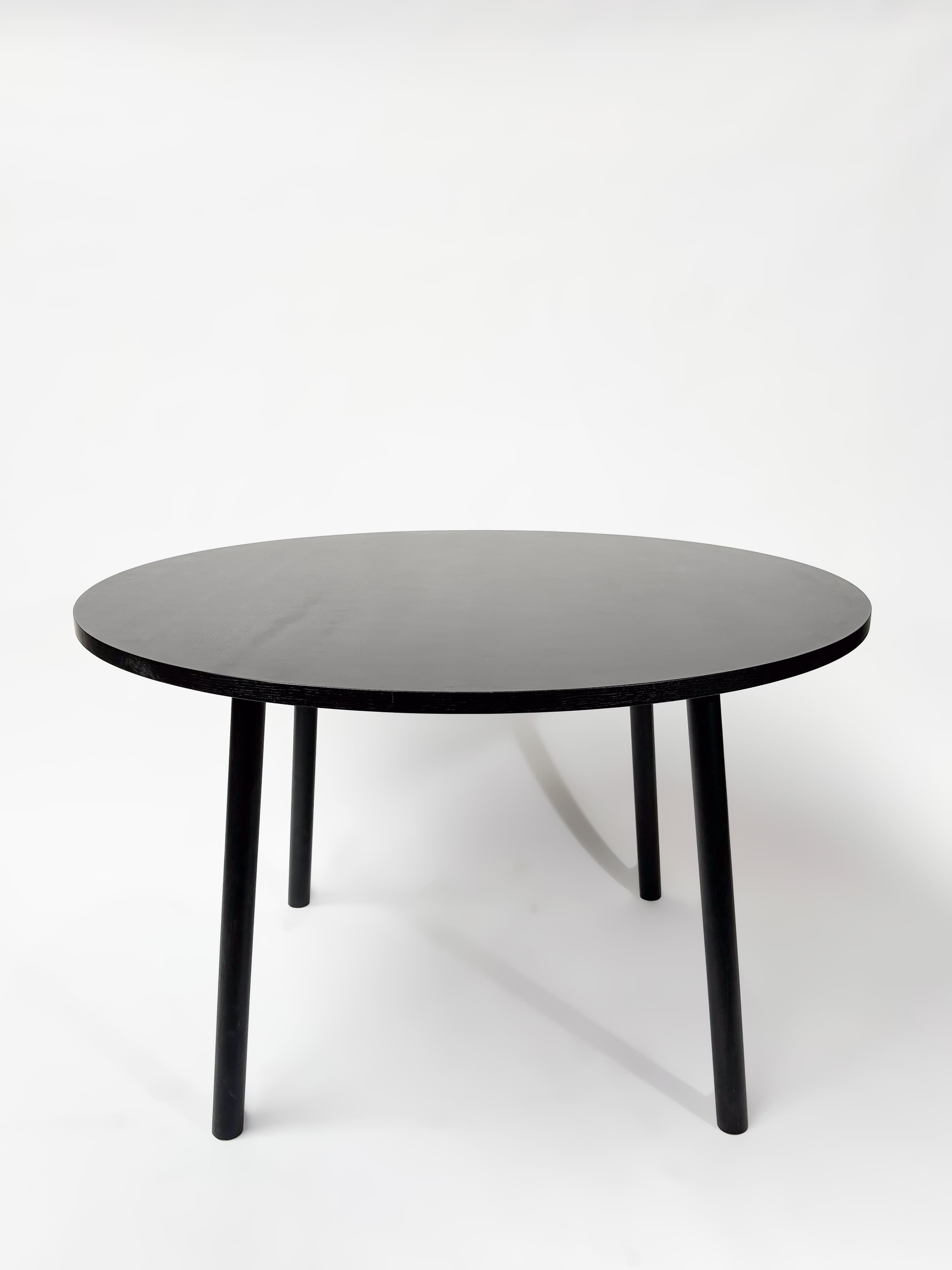 120cm CRUSO Zwart Houten Tafel met enkele krassen