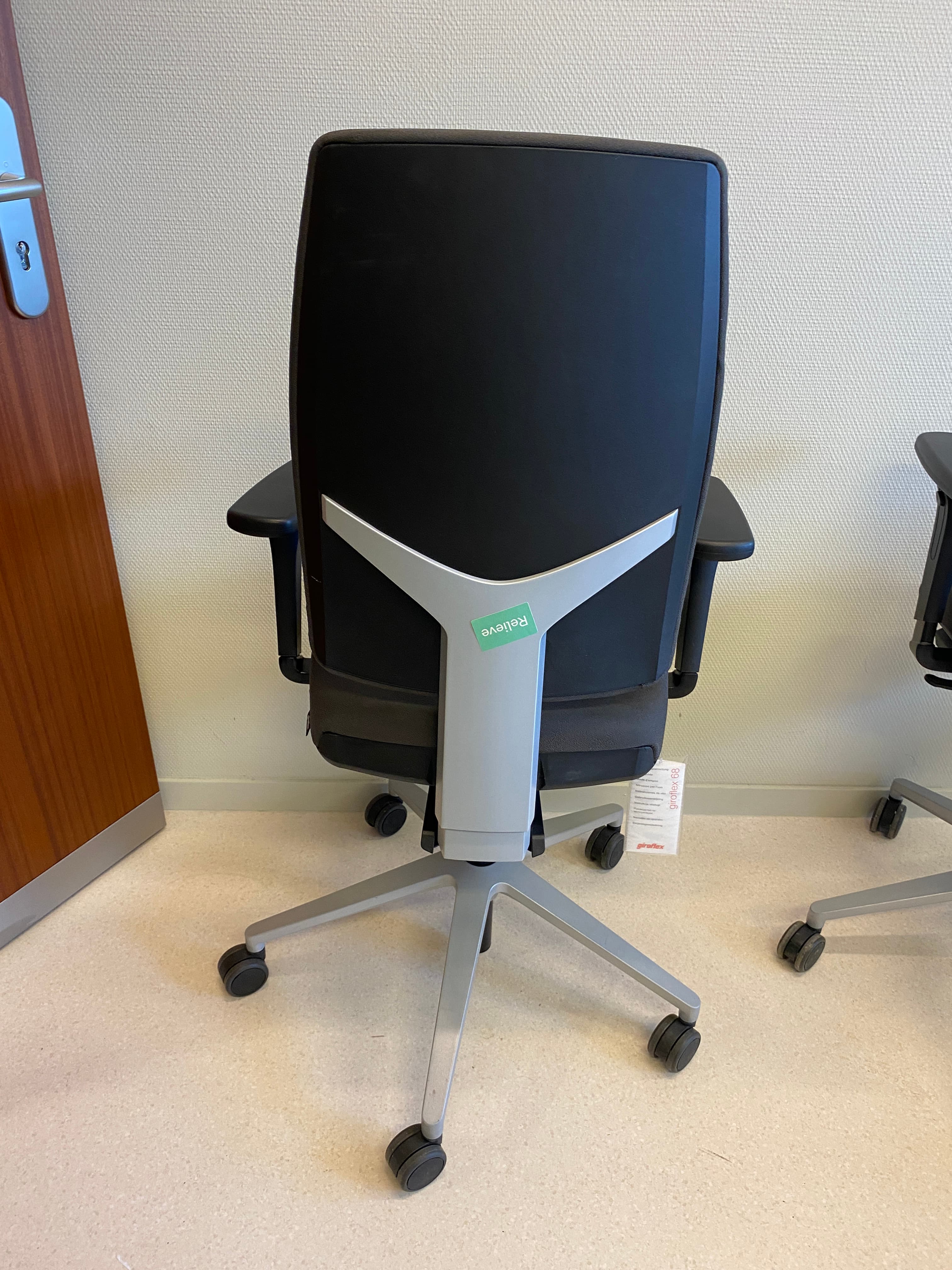 Giroflex nuanced Brown/taupe office chair on wheels-4
