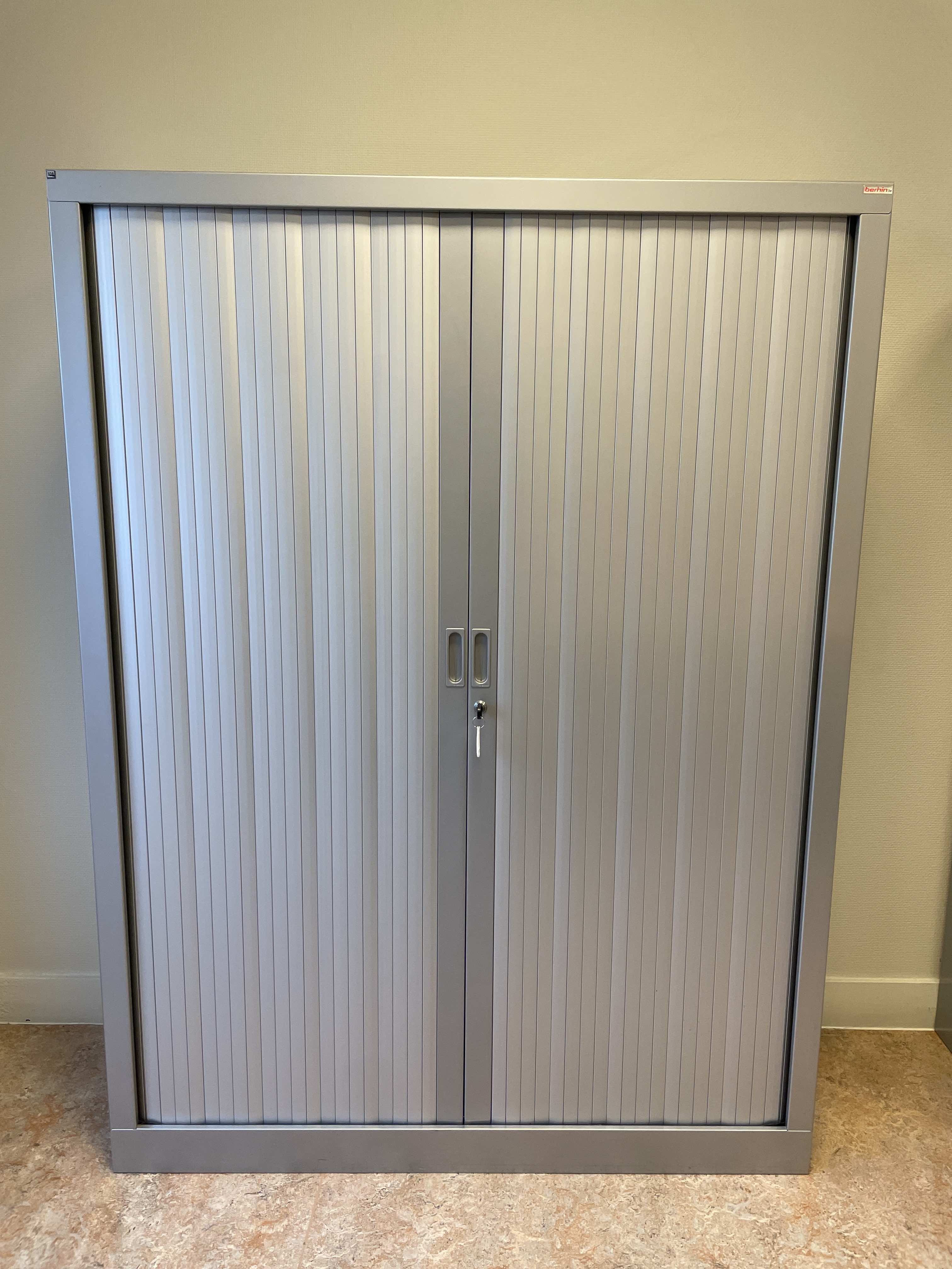 160cm grey cupboard with key-2