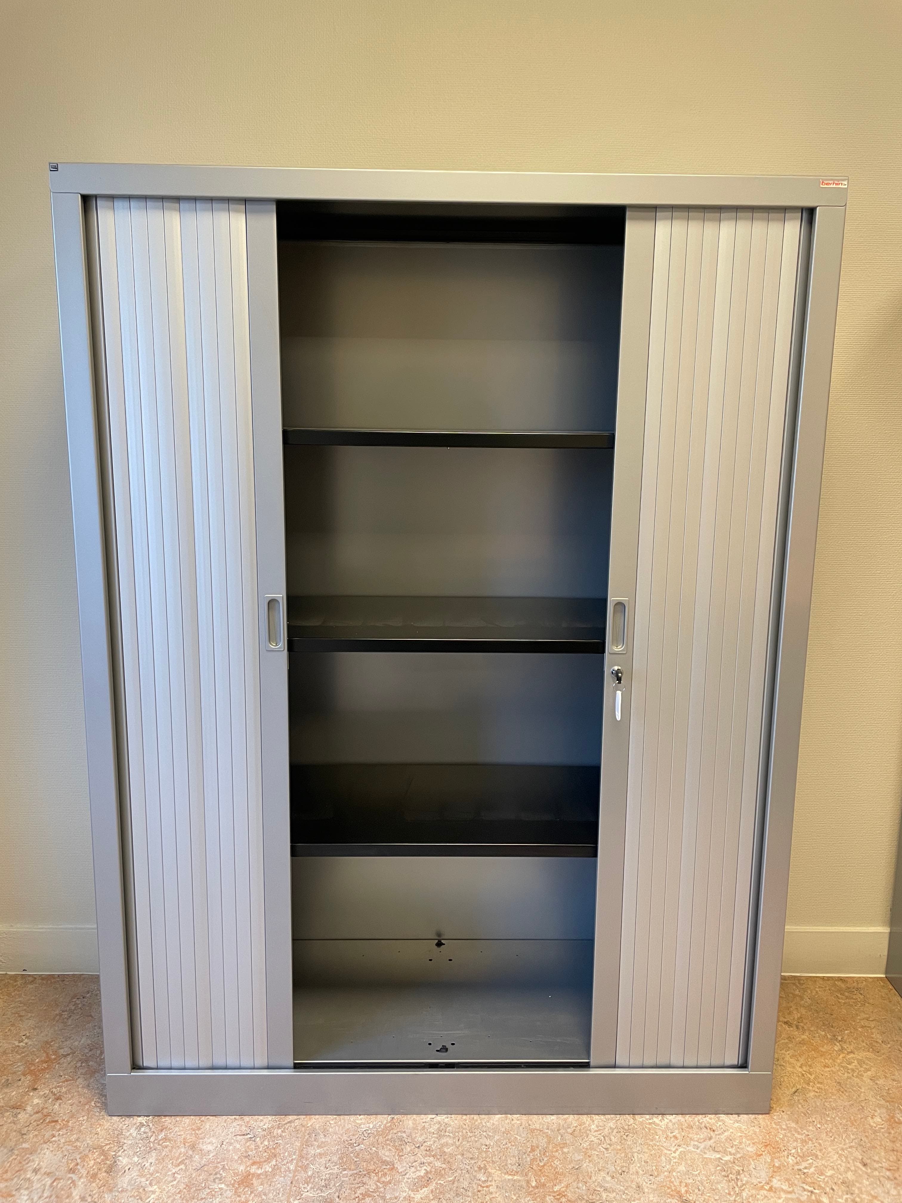 160cm grey cupboard with key-1