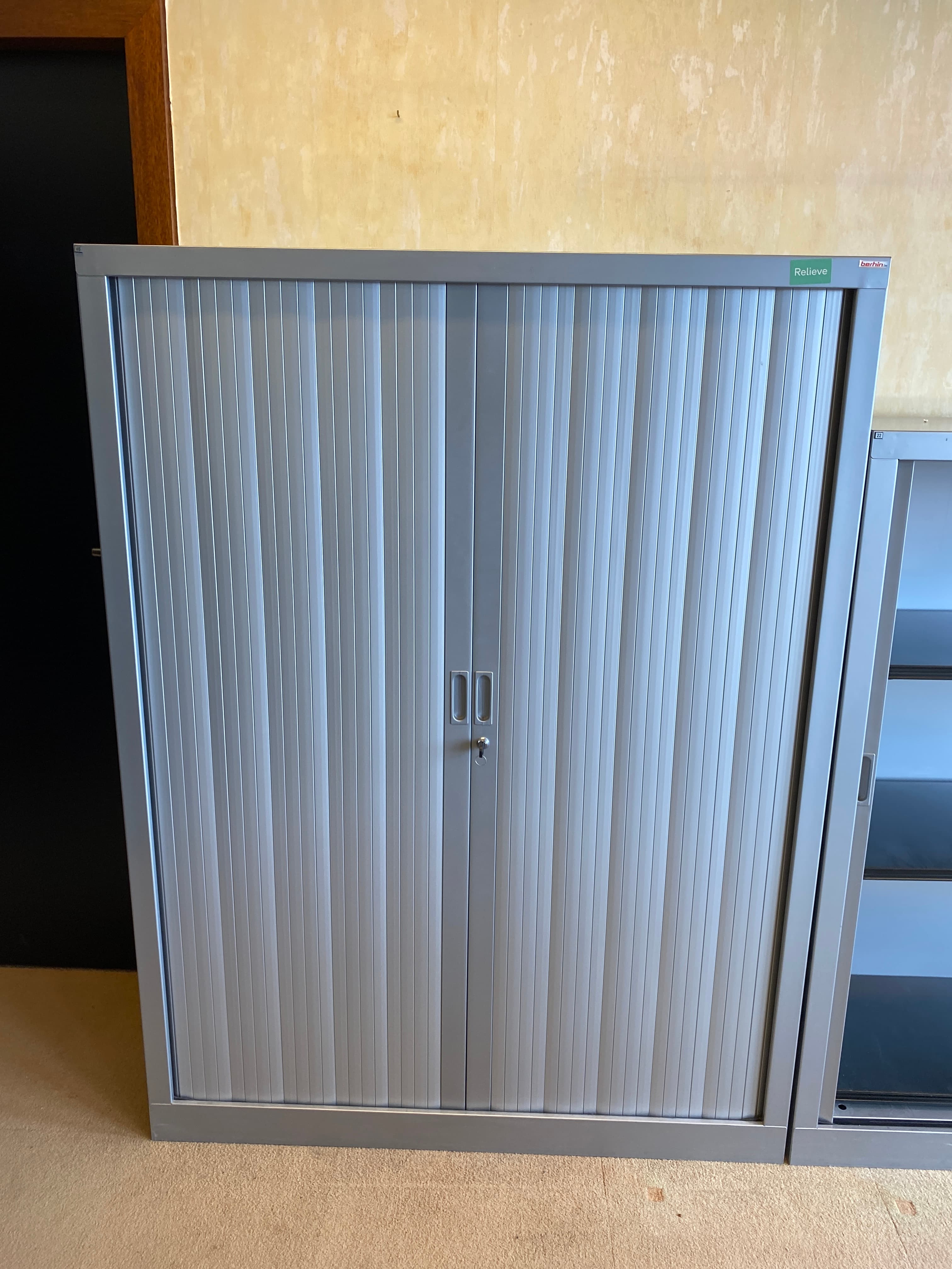 160cm grey cupboard with key-3