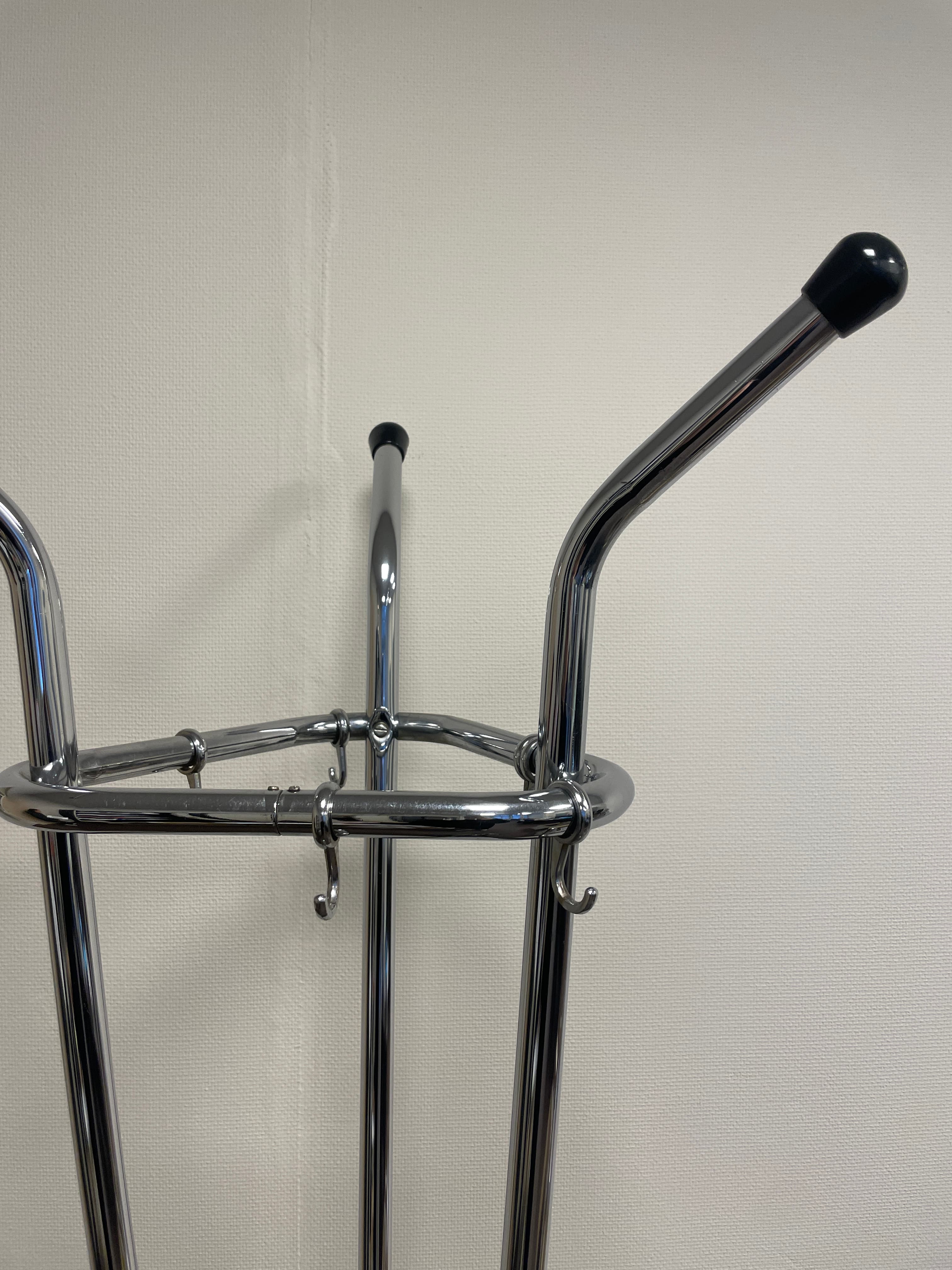 Steel coat hanger-1