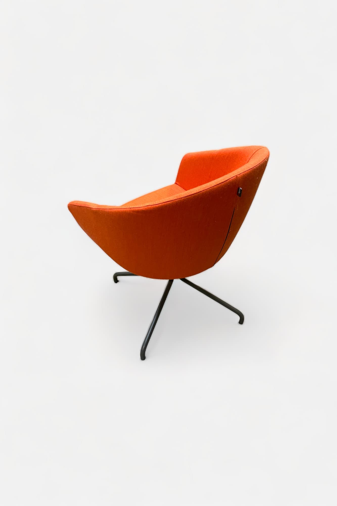 BEJOT Oranje bank/stoel op zwarte poten-1