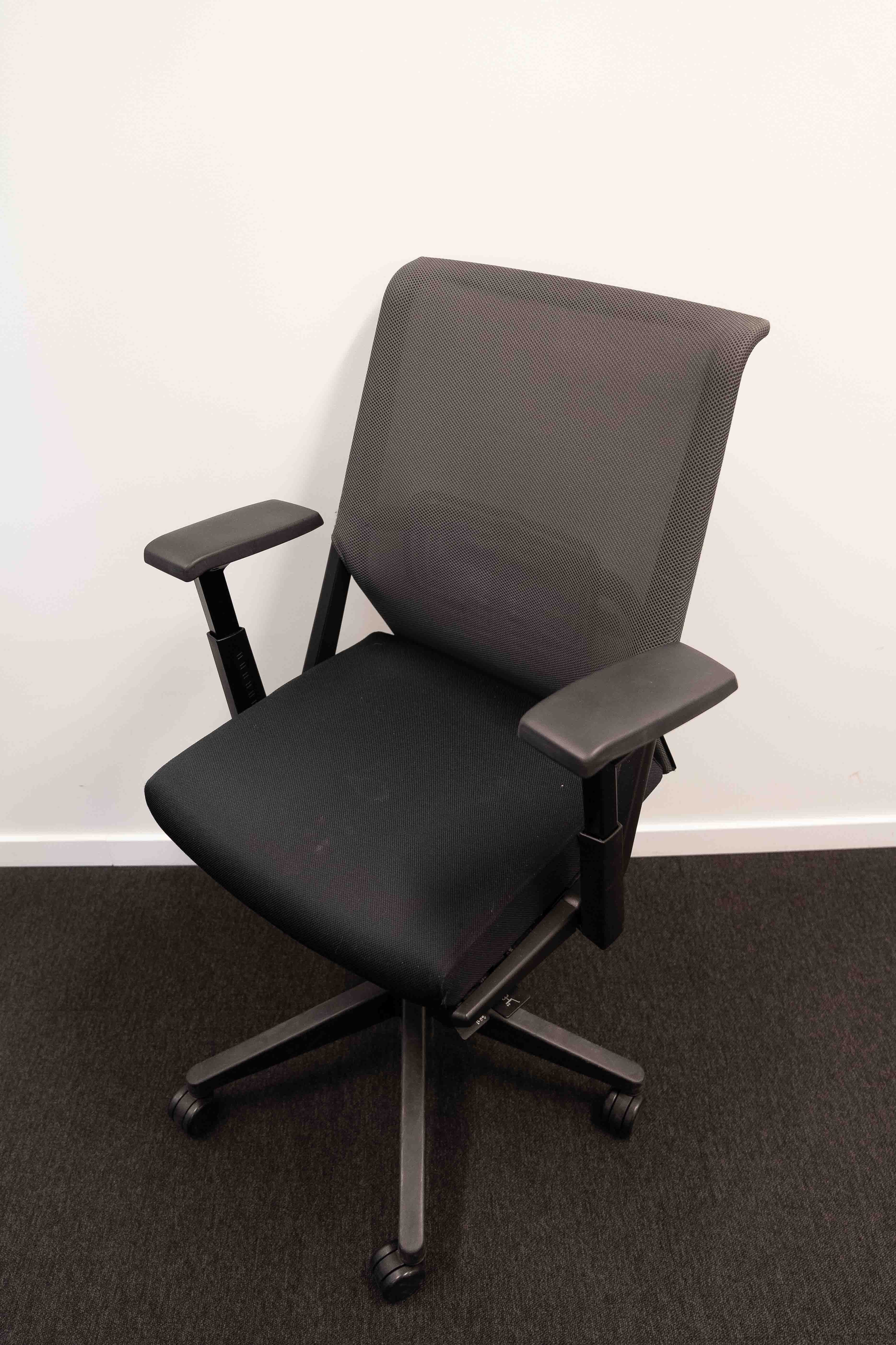 Haworth Comforto 59 Black Mesh Office Chair with Adjustable Arms-0