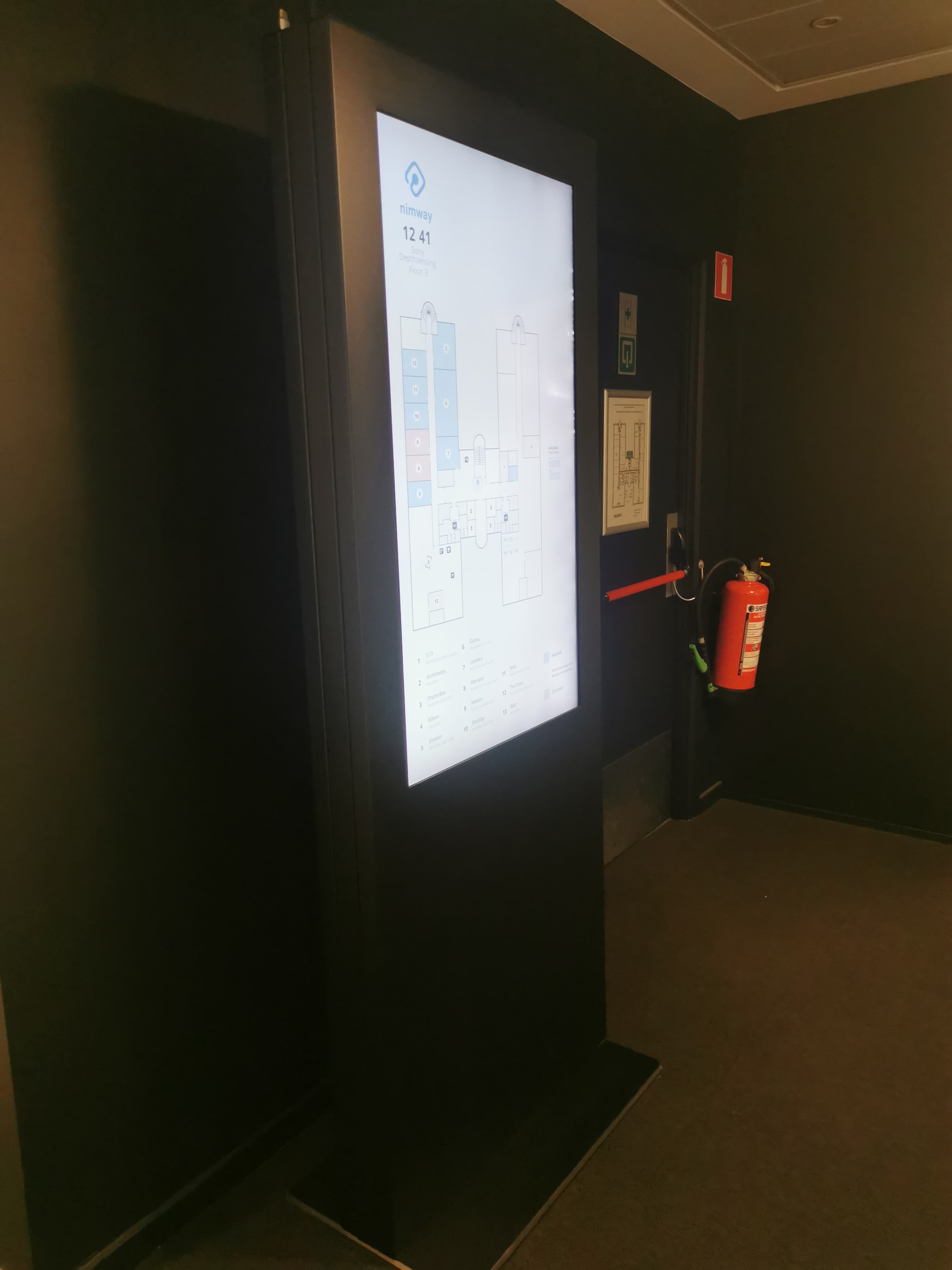 Black Metal Interactive Digital Signage board-0