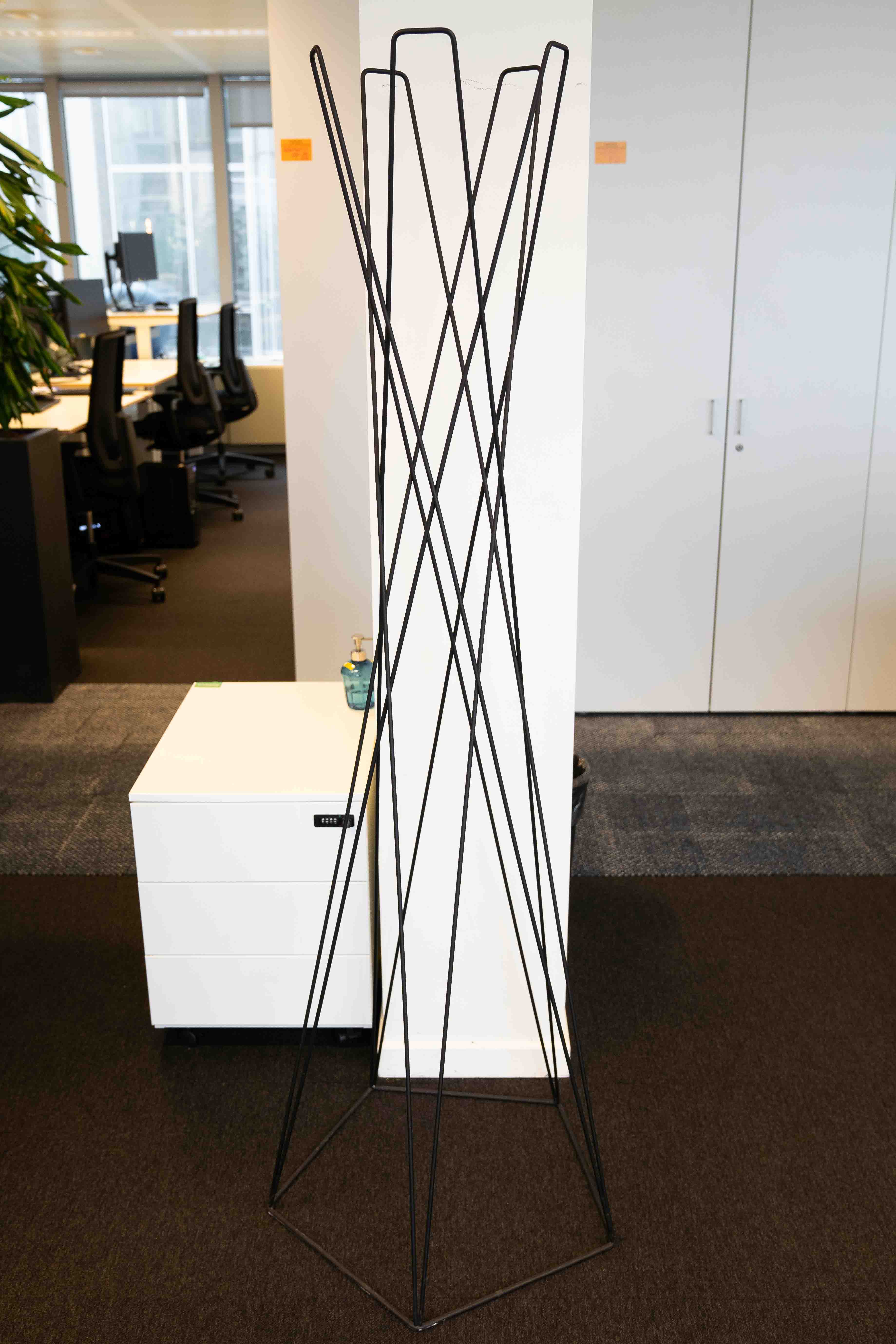 Cascando Black Metal Coat Stand with Geometric Design-1