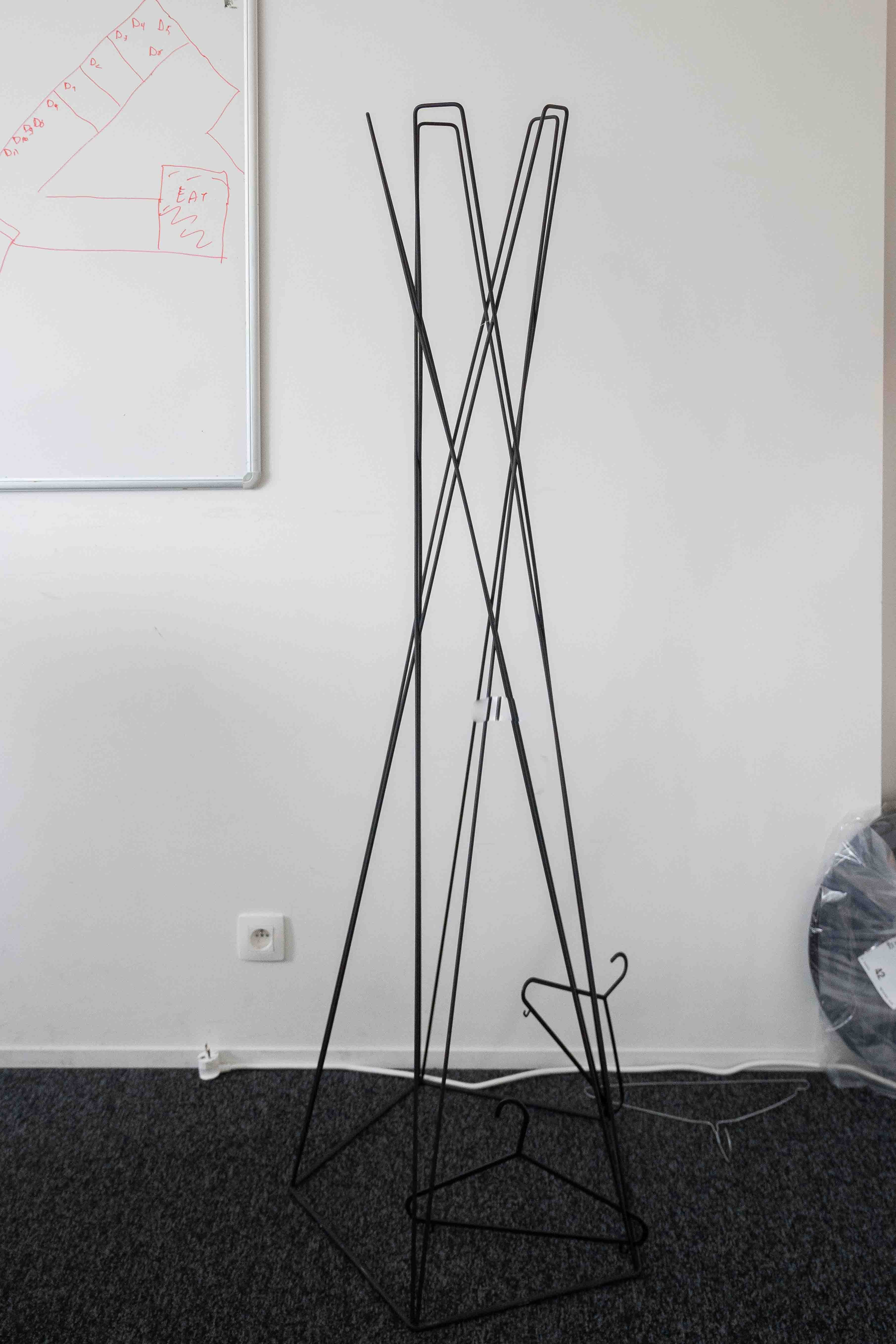 Cascando Black Metal Coat Stand with Geometric Design-2