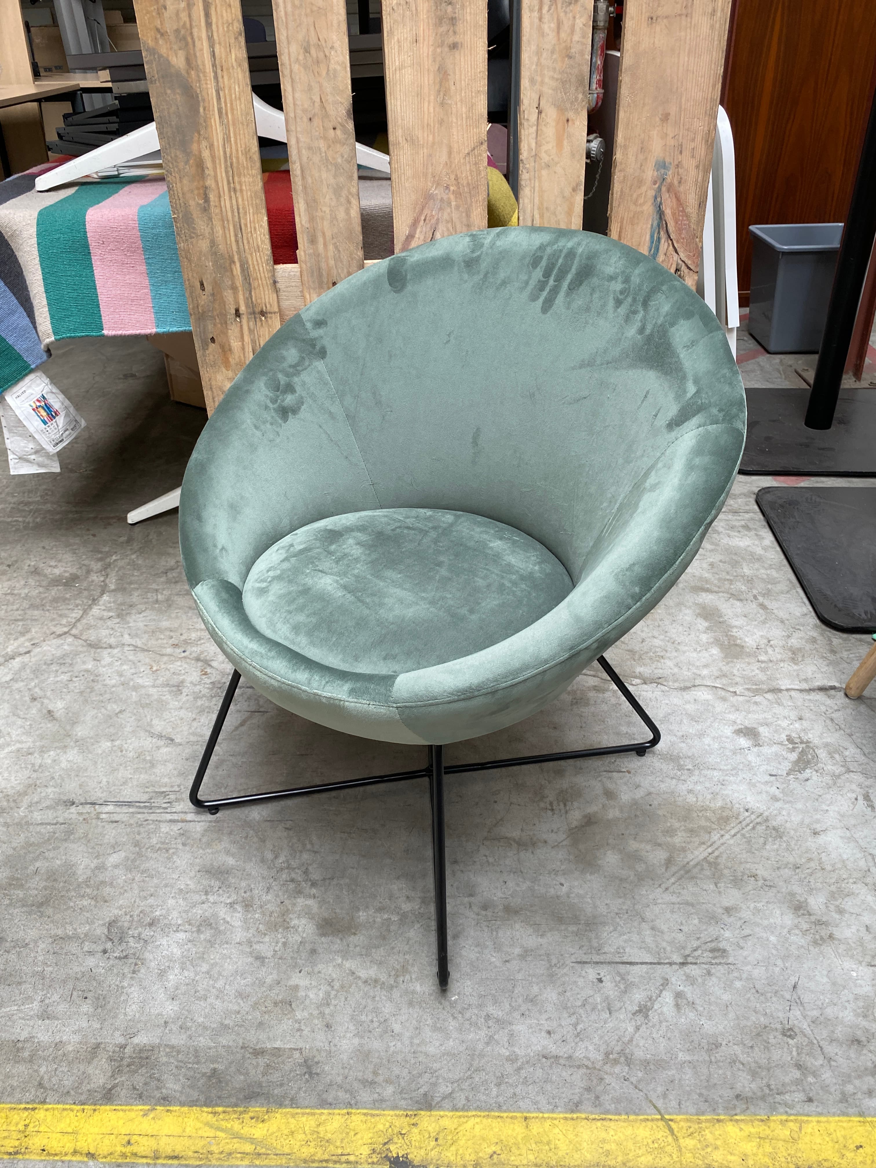 Sage Green Velvet Accent Chair with Metal Legs-1