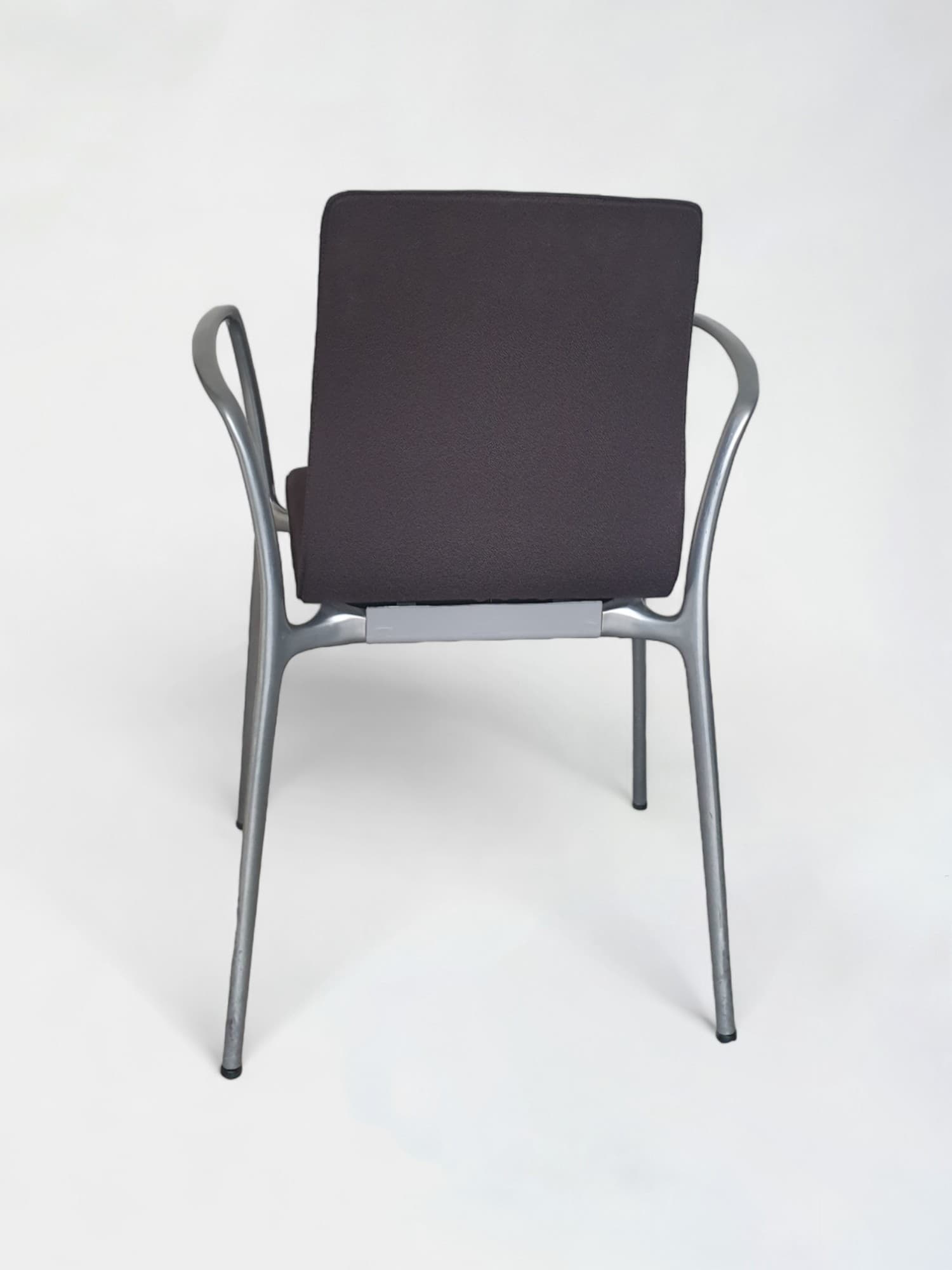 Akaba Gorka stoelen, ontworpen door Jorge Pensi-2