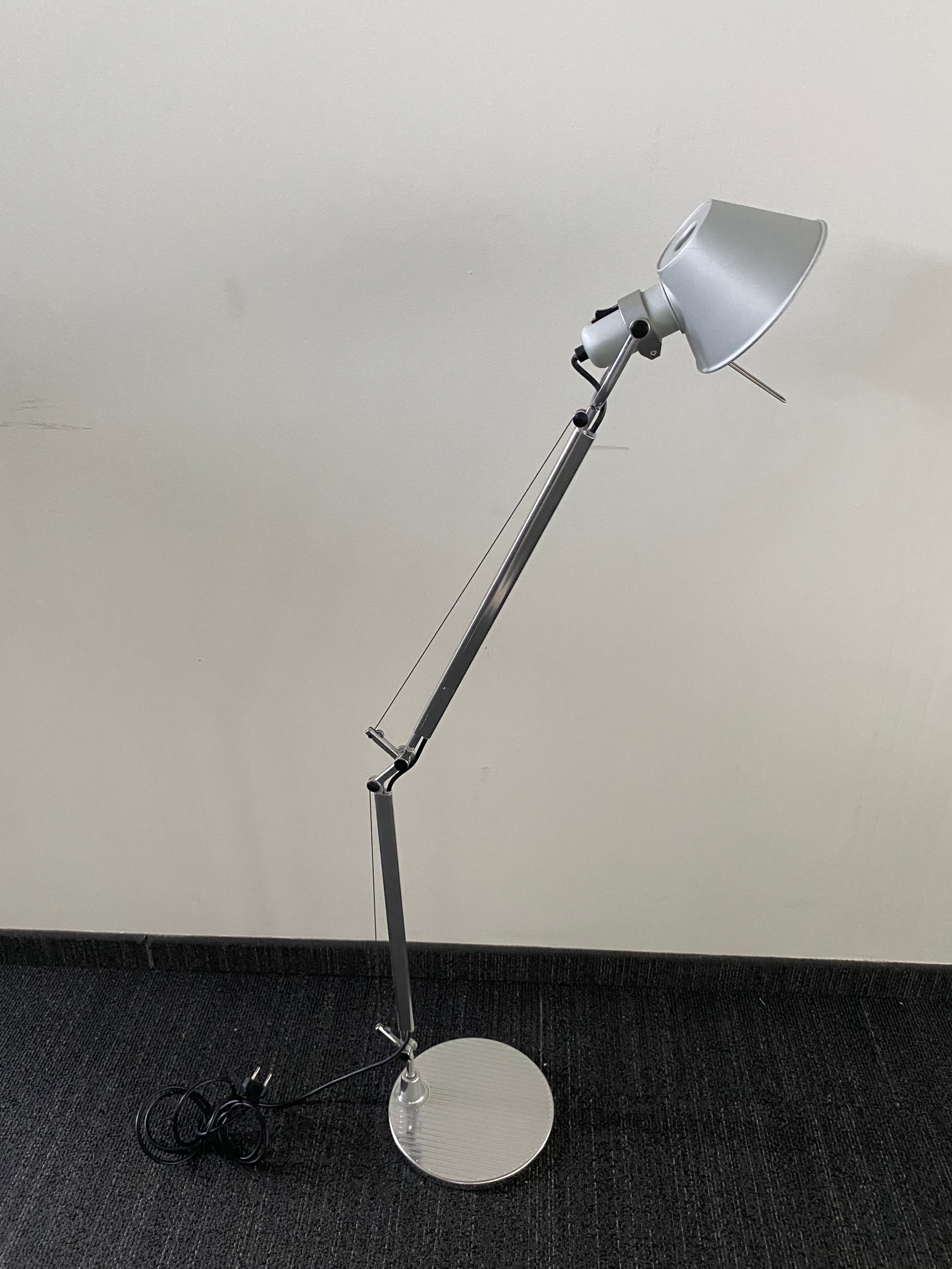 Artemide Tolomeo Lampe réglable en métal argenté au design épuré-5