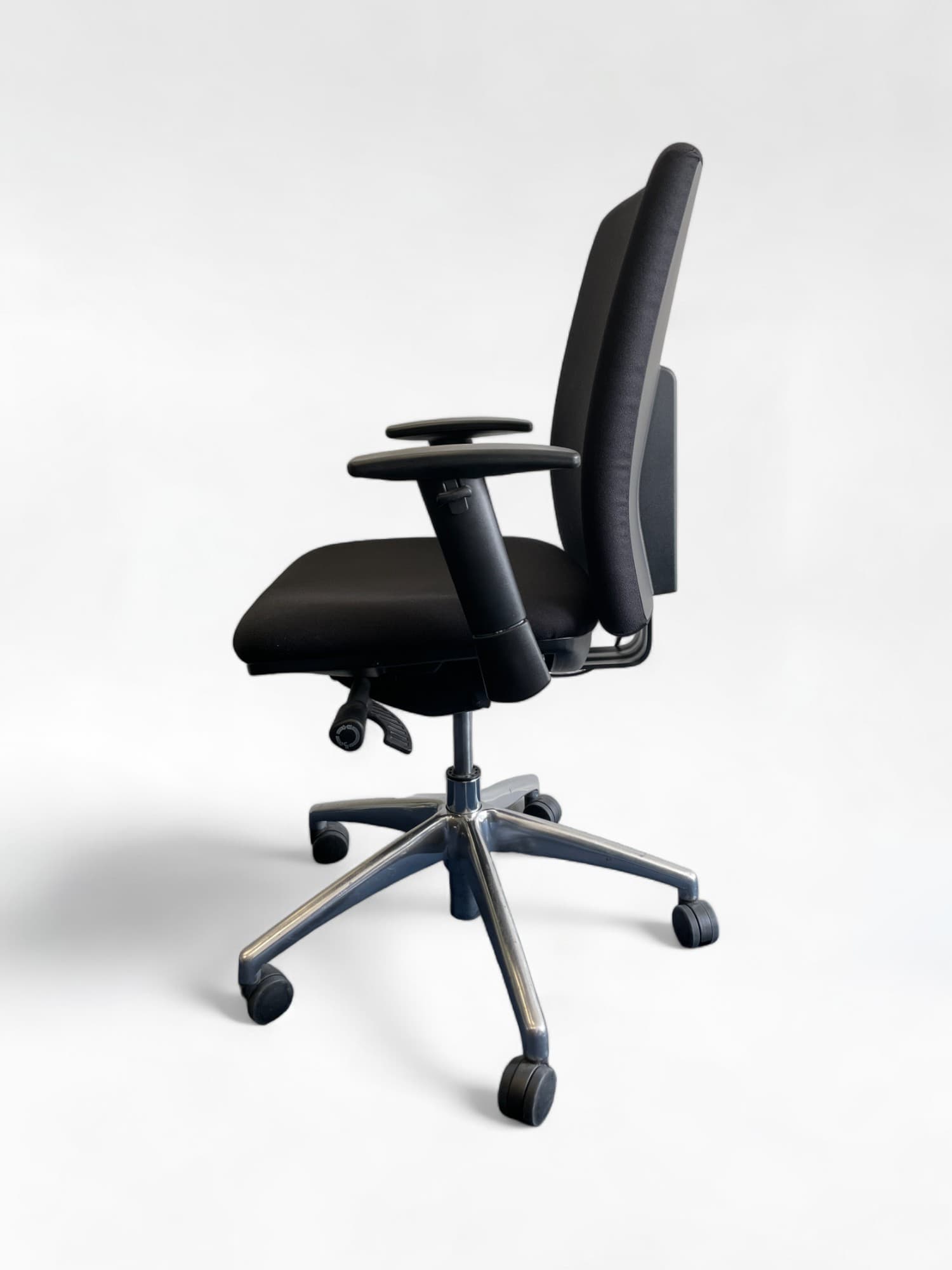 Albeka Black office chair with armrests-1