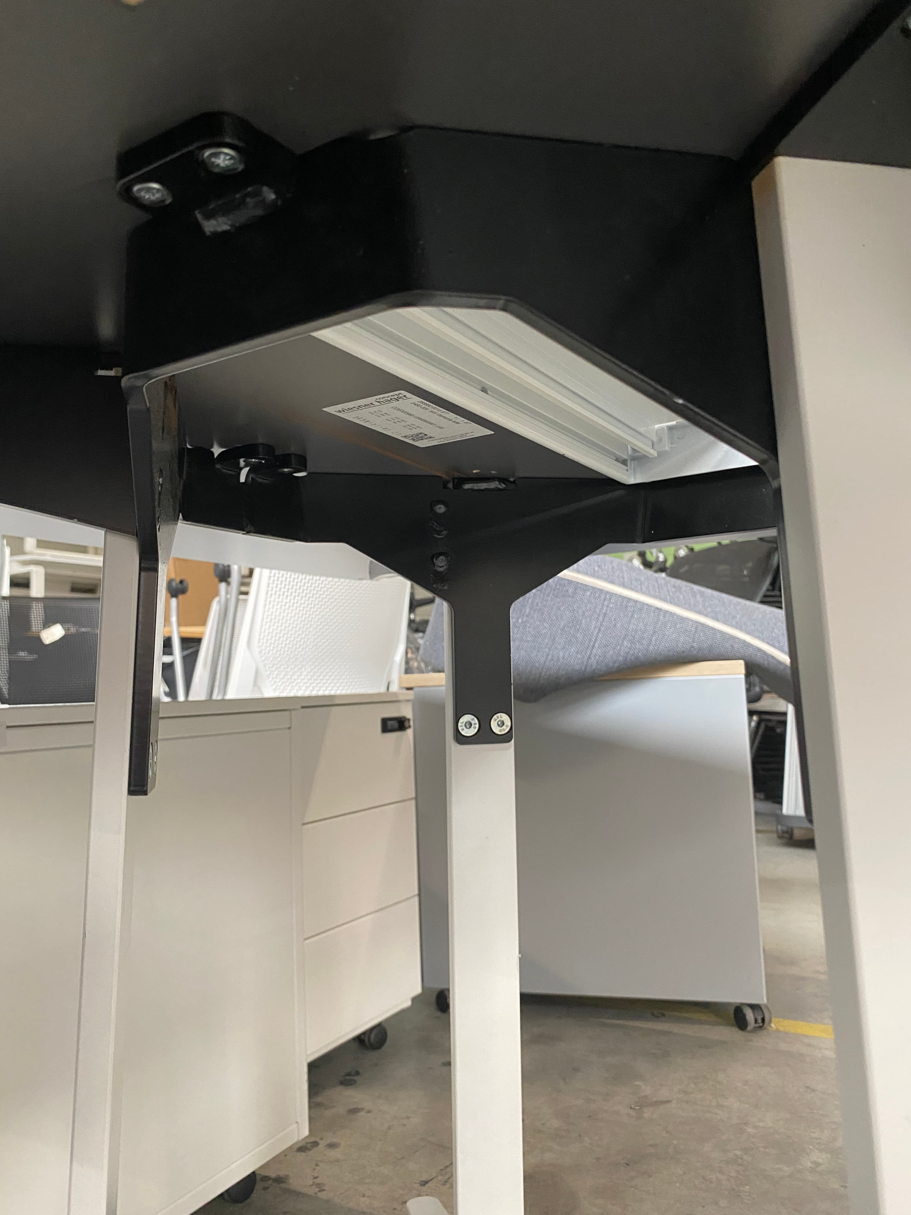 Wiesner Hager 140cm White meeting table-2