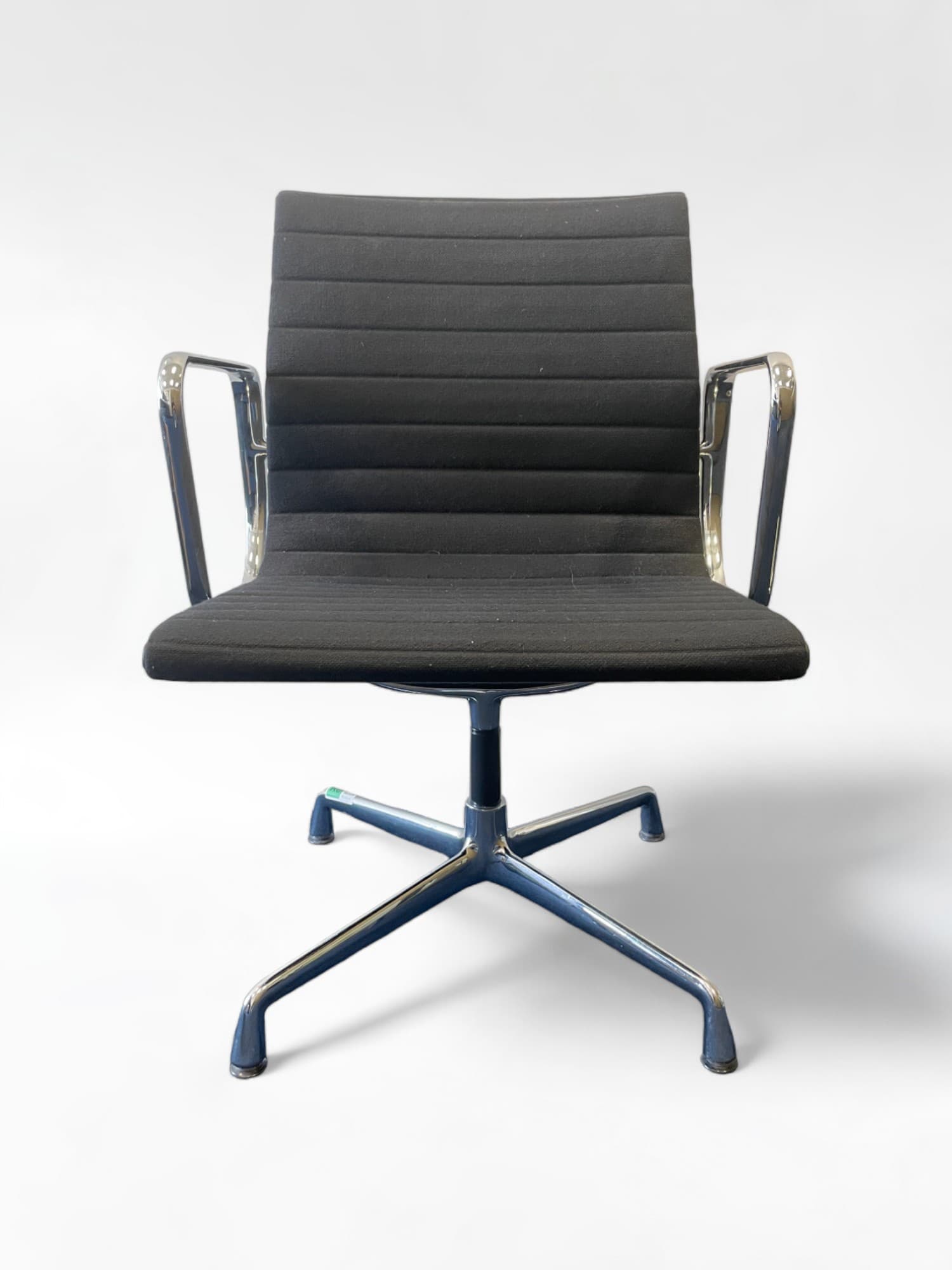 Vitra Eames - Hopsak Black EA104-0