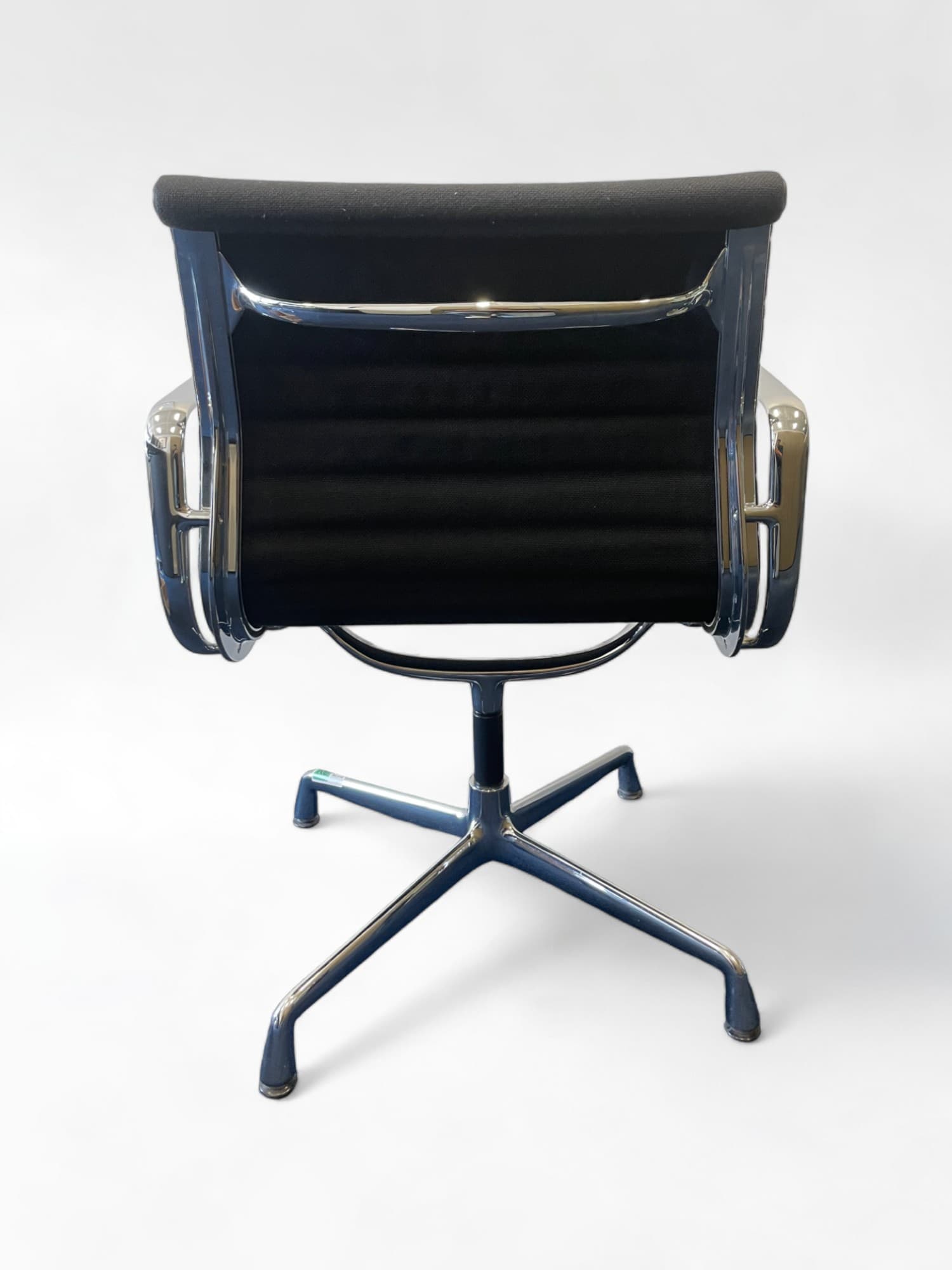 Vitra Eames - Hopsak Black EA104-3