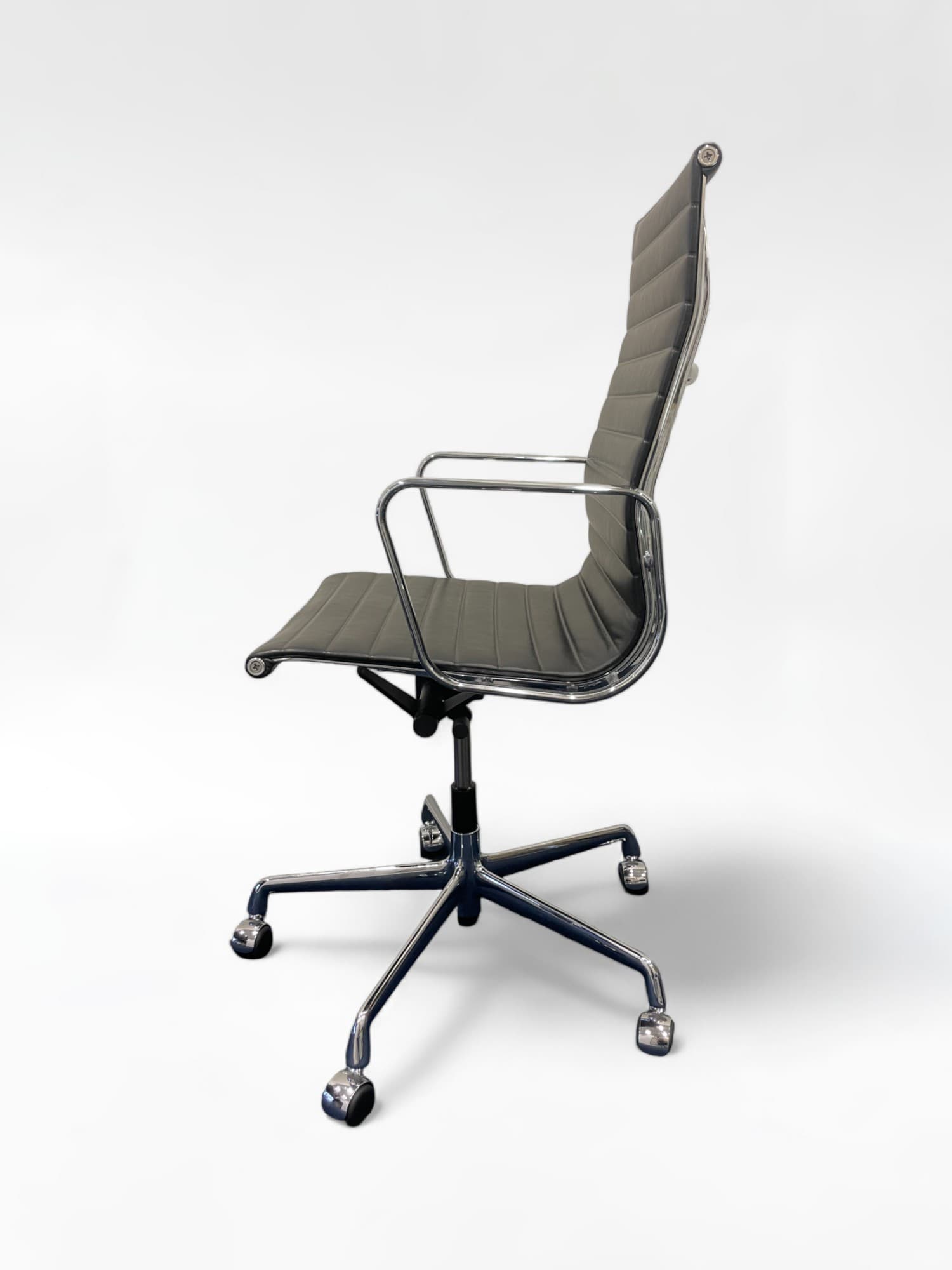 Vitra Eames Leather Black Chair EA119-1