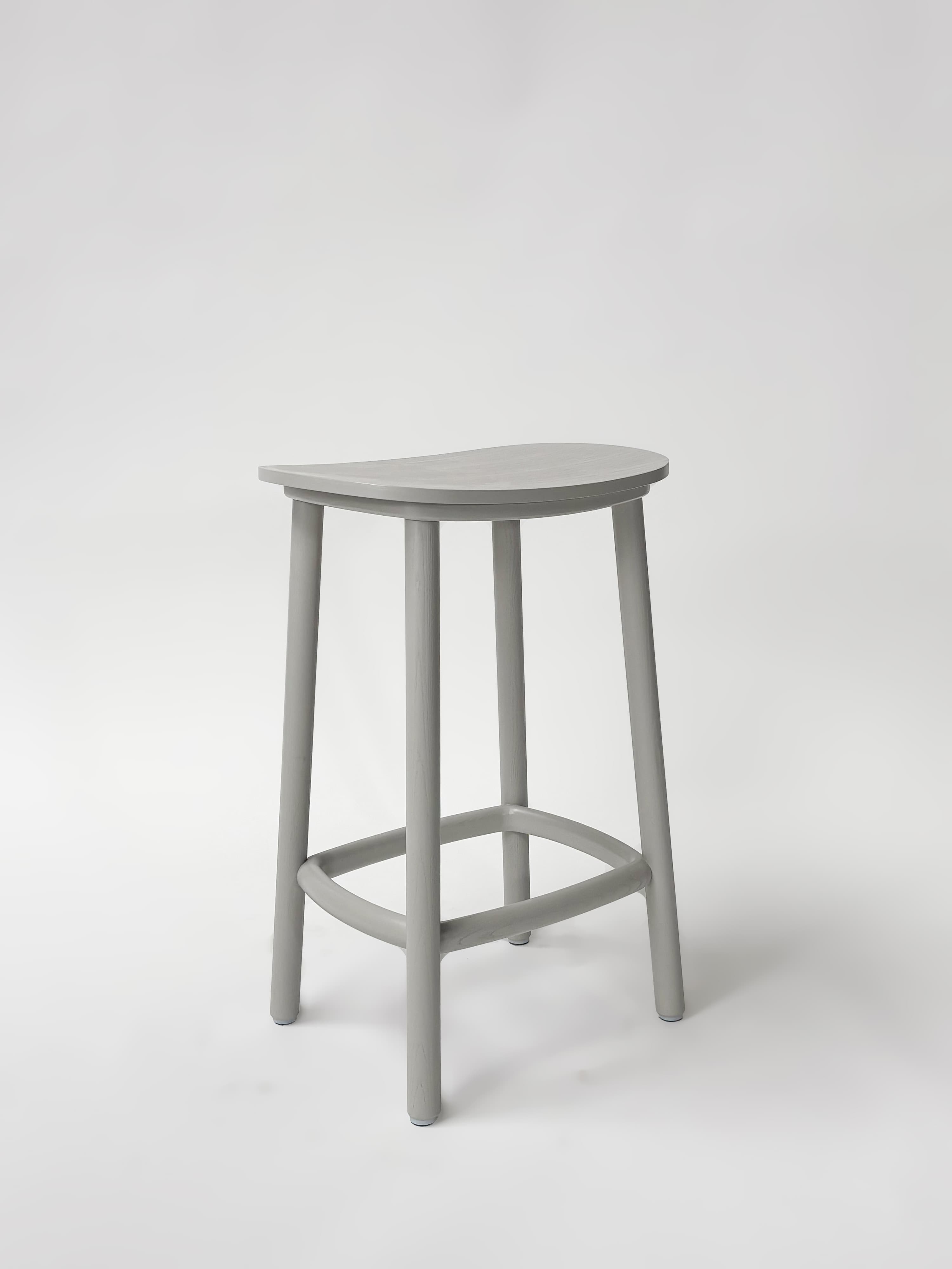 CRUSO Houten Grijs Eiken Kruk - 65cm-1