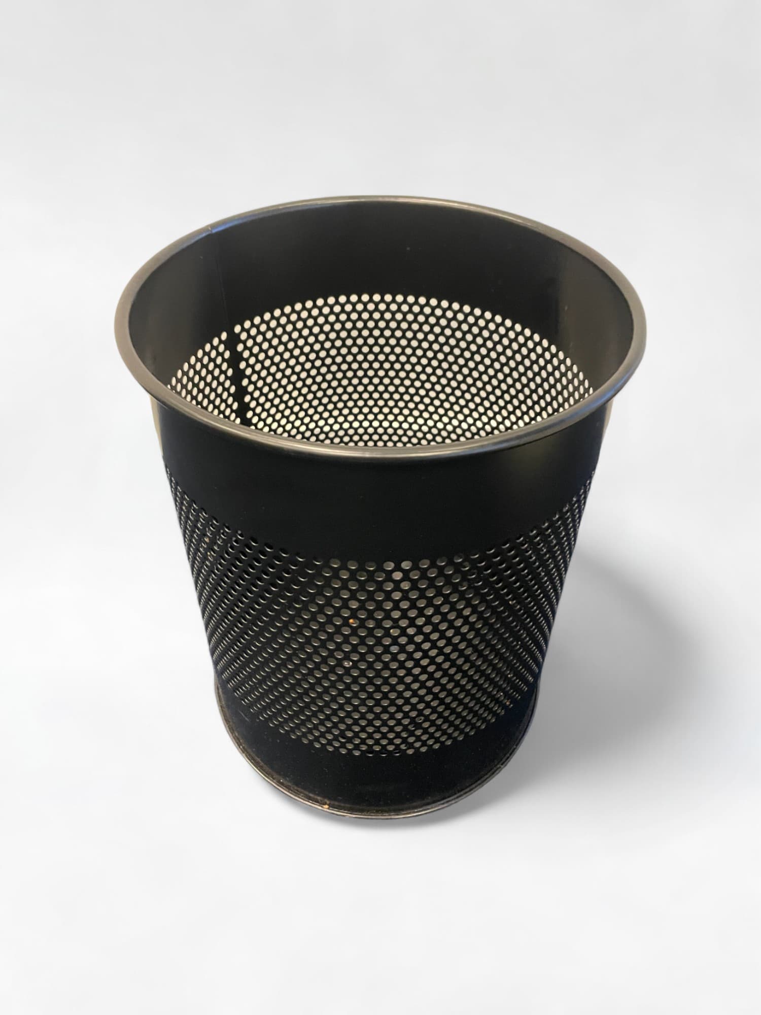 Bruneau Black metal waste bin with perforated design-1