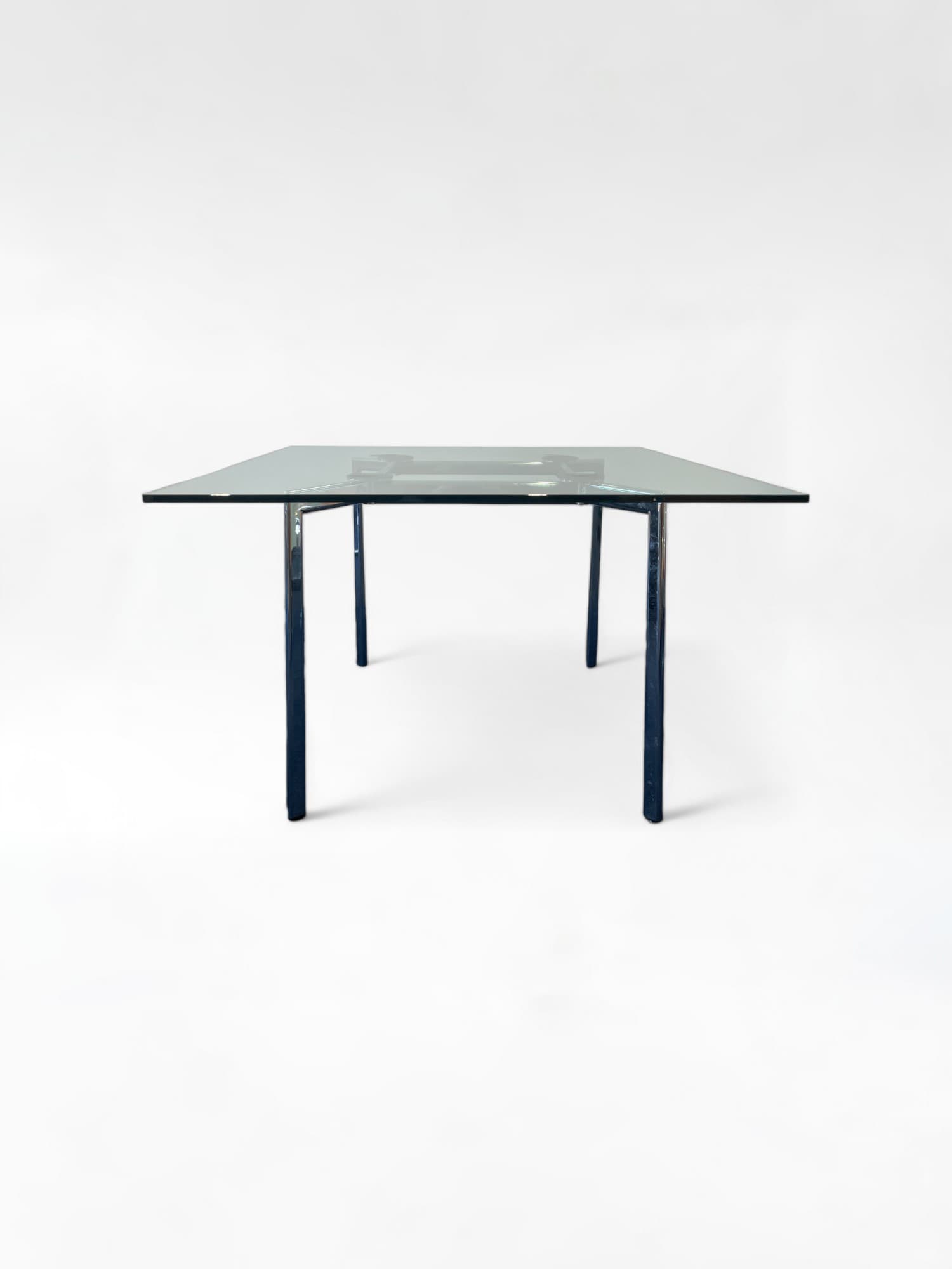 Vitra vierkante tafel van helder glas met metalen onderstel-1