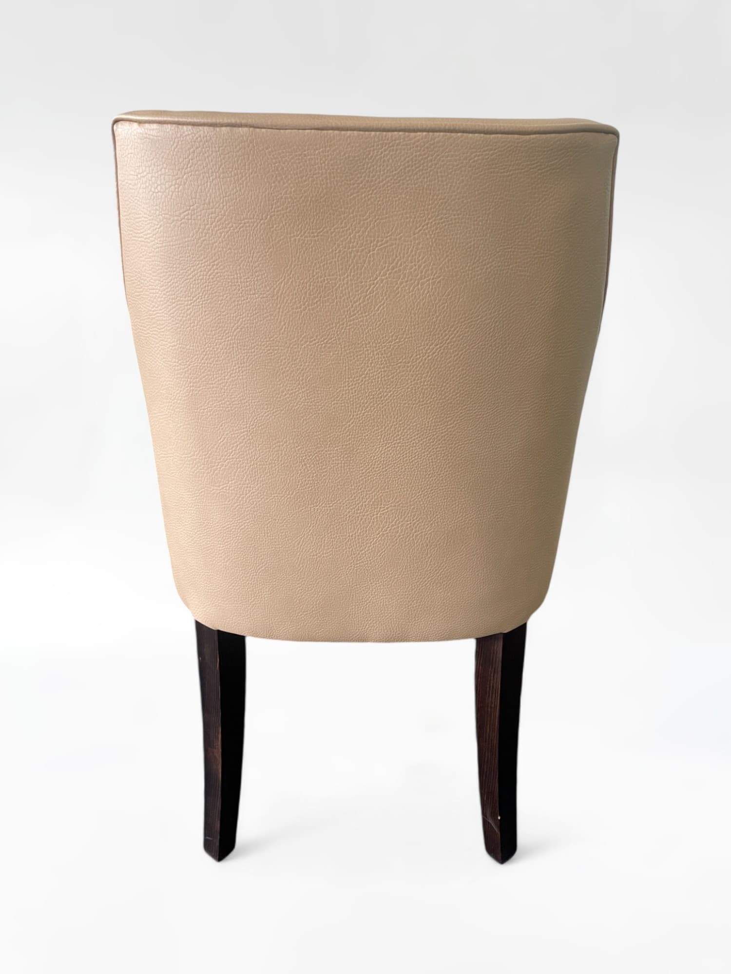 Beige leren stoel met houten poten-2