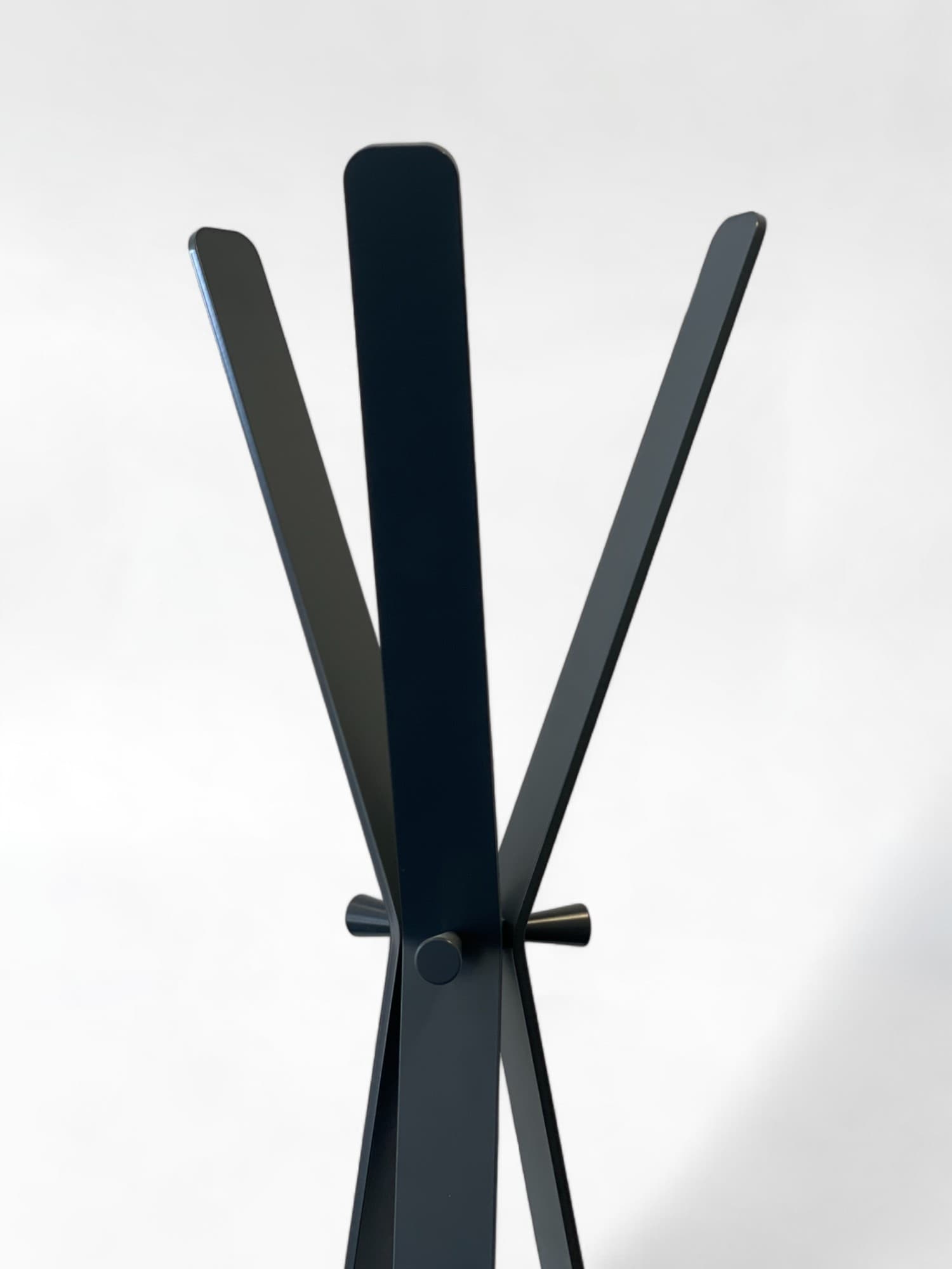 BEND coat stand-1