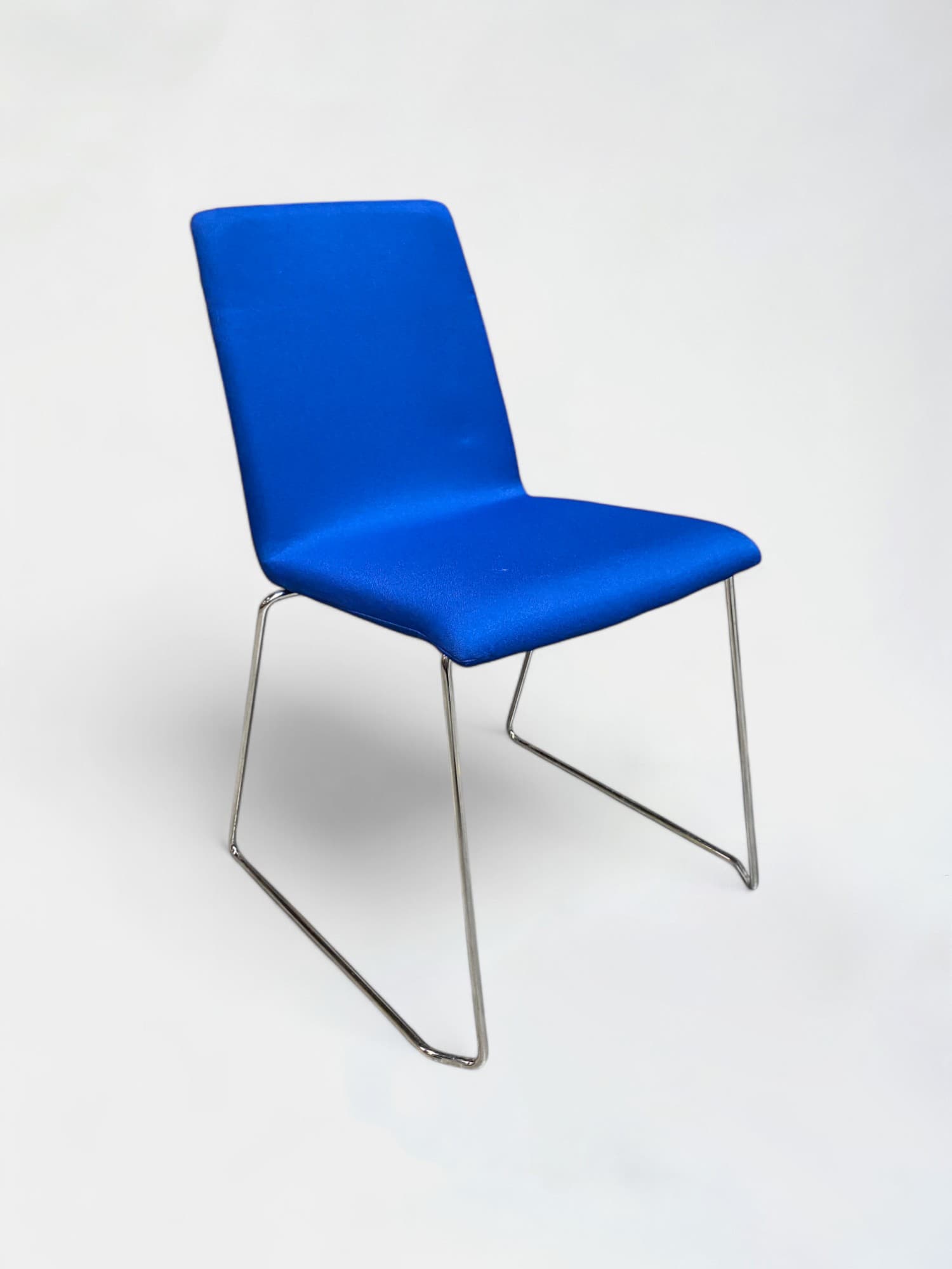 Narbutas Moon stackable electric blue chair on steel legs