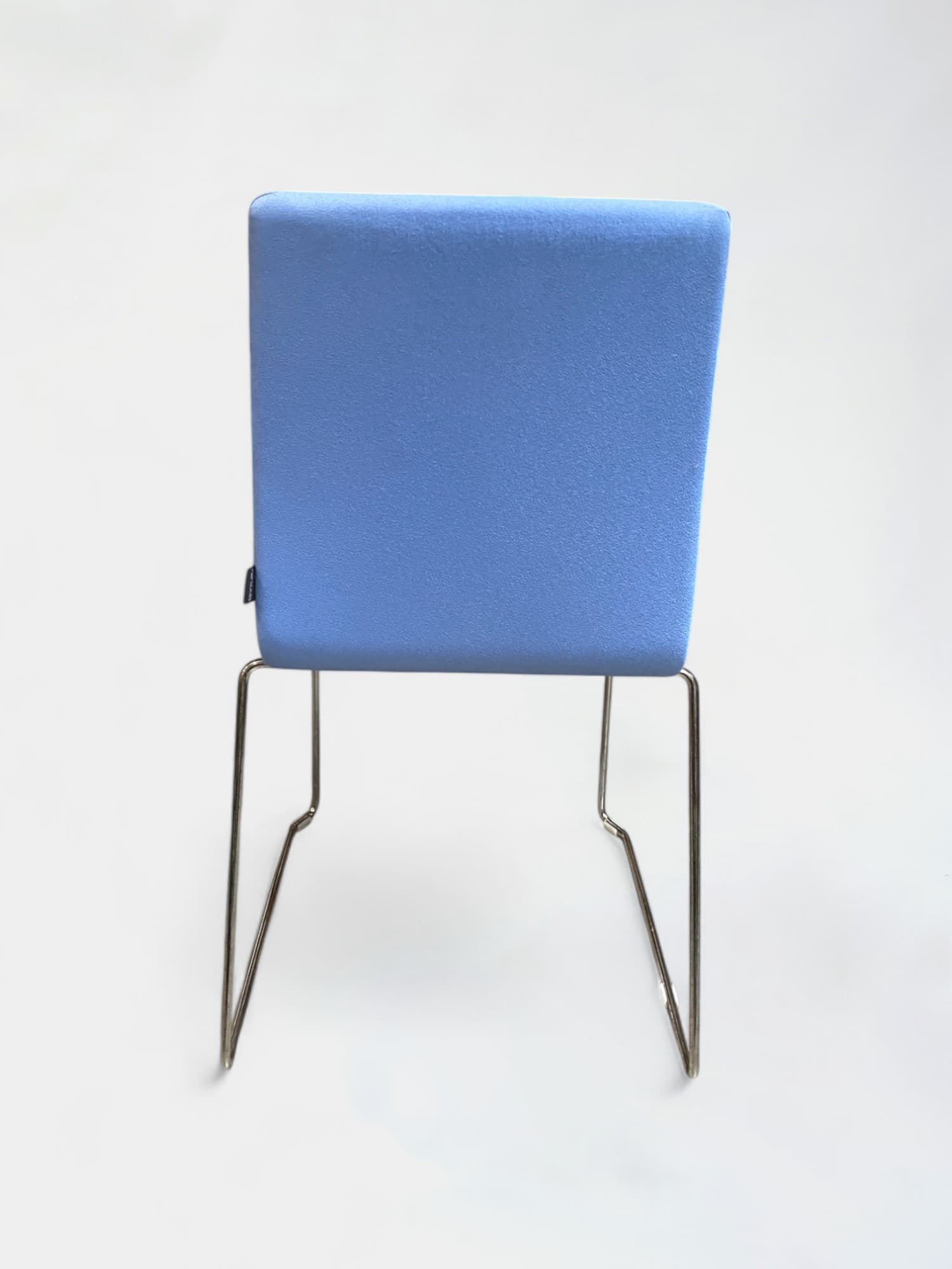 Chaise empilable Narbutas Moon bleu clair sur pieds en acier-4