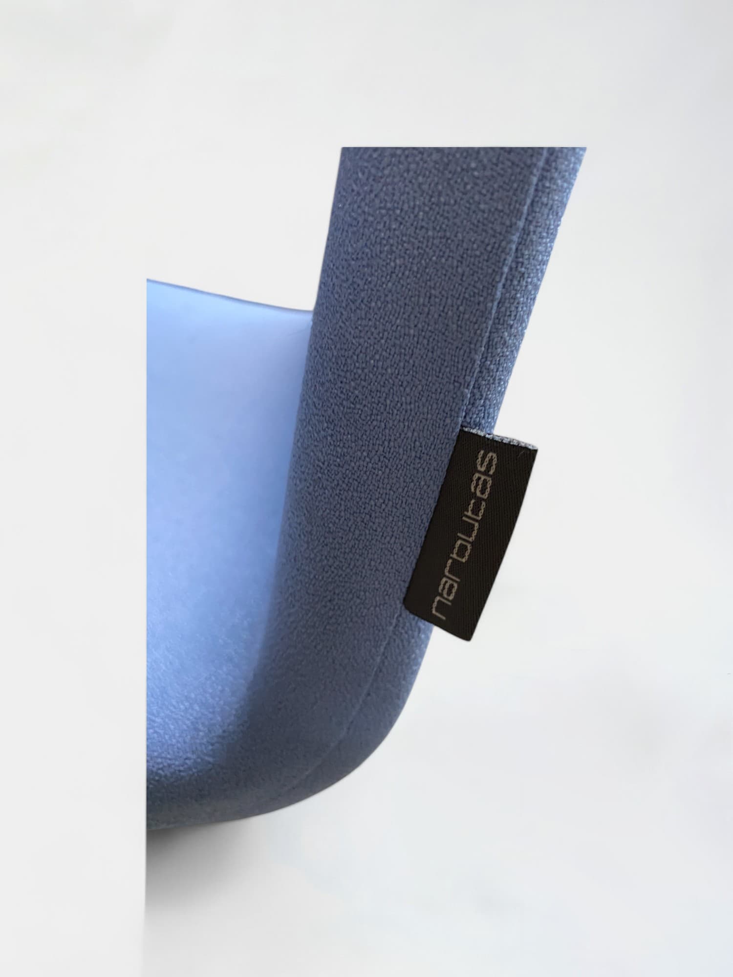 Chaise empilable Narbutas Moon bleu clair sur pieds en acier-5