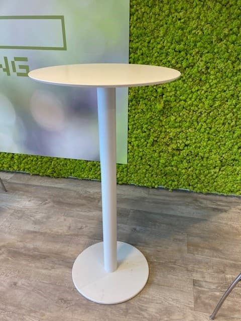Pedrali Round white high table with metal base-3