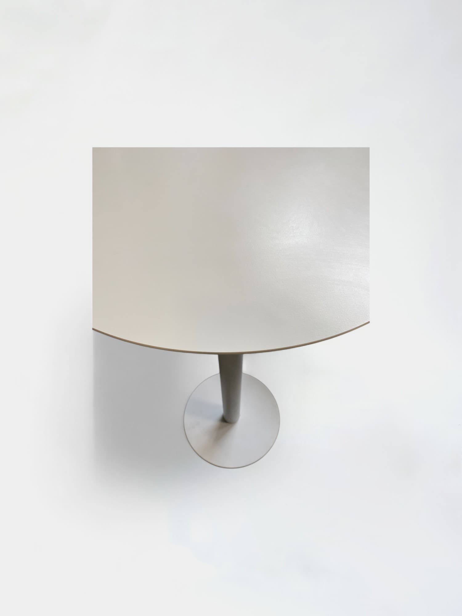 Pedrali Round white high table with metal base-1