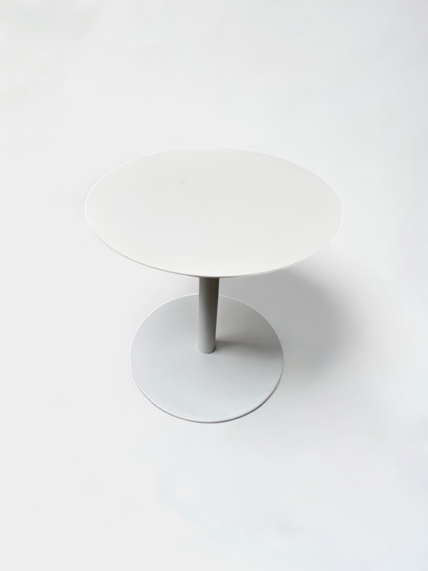 Pedrali 50cm White High round table with metal legs-0