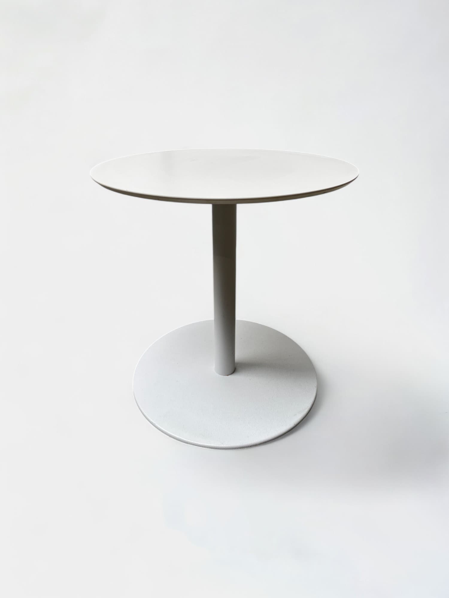 Pedrali 50cm White High round table with metal legs-2