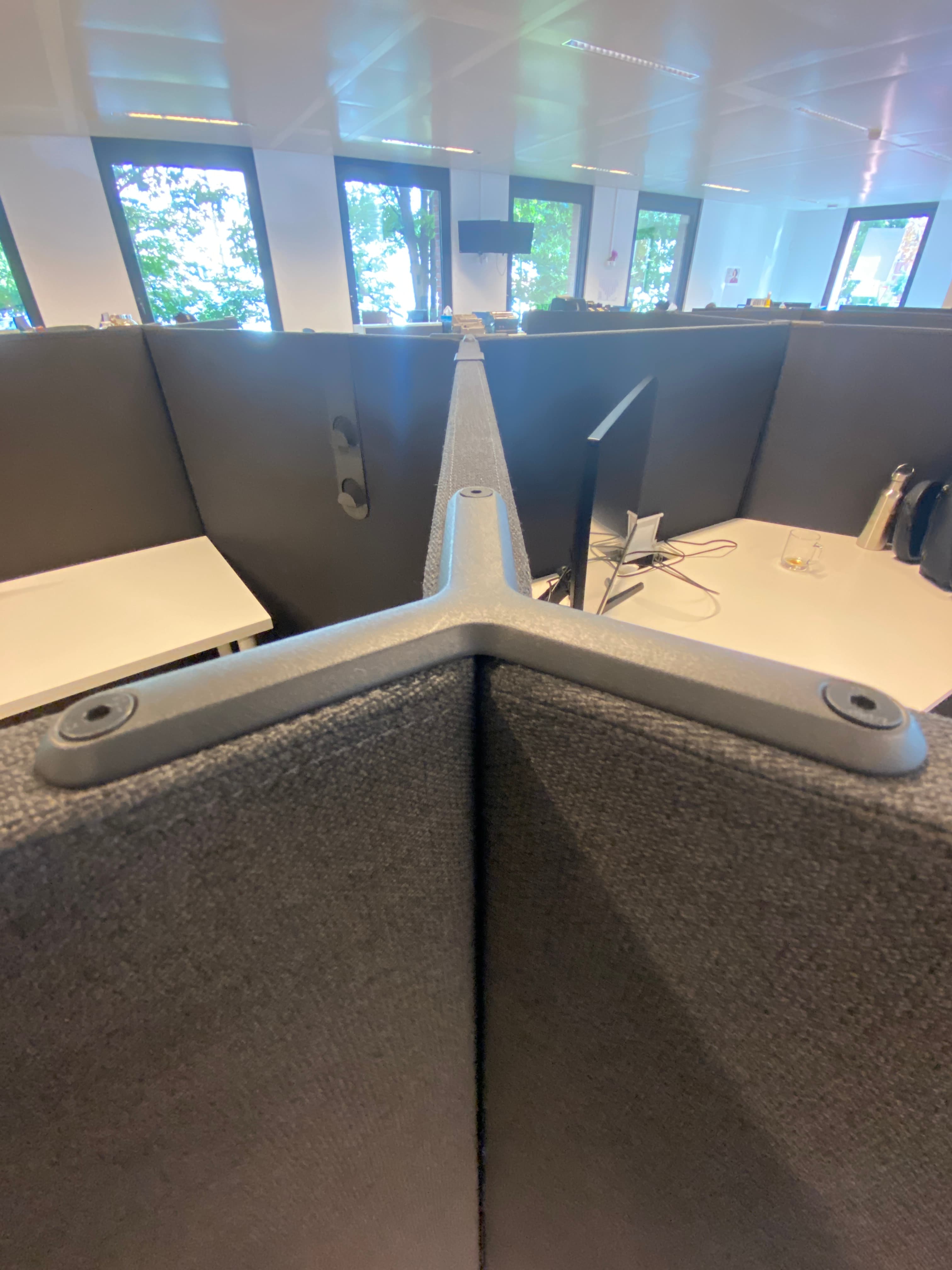 Modulable Desk Set : Dark Grey Wall partitions with integrated white desks-5