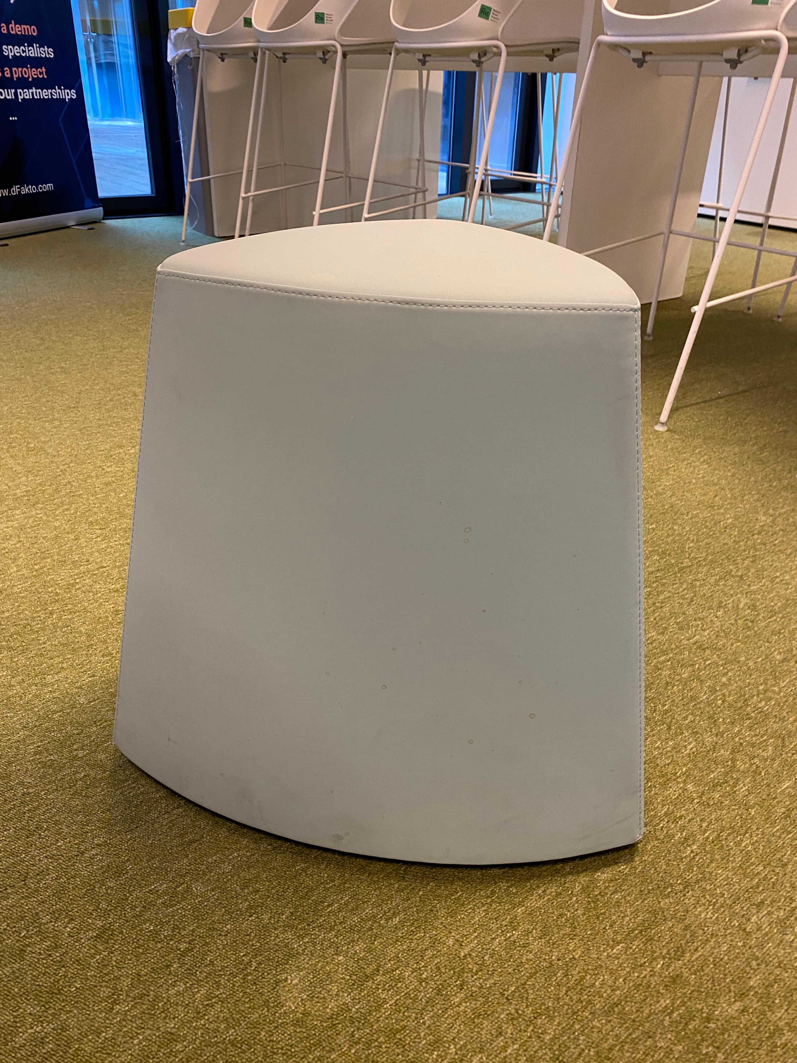 Kastel Kensho mint nepleer Beklede Poef Modern Minimalistisch Ontwerp-1