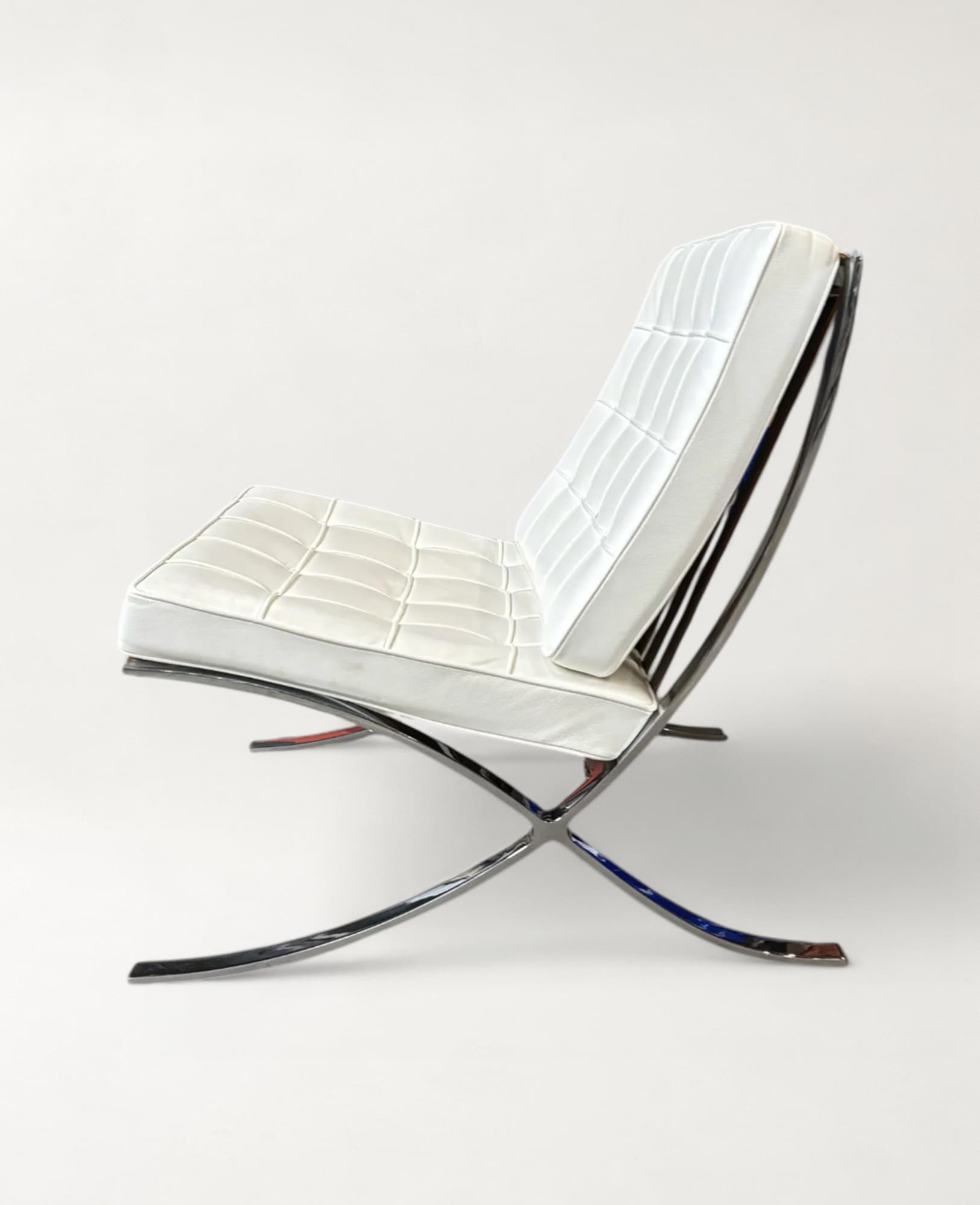 Knoll Barcelona chair-2