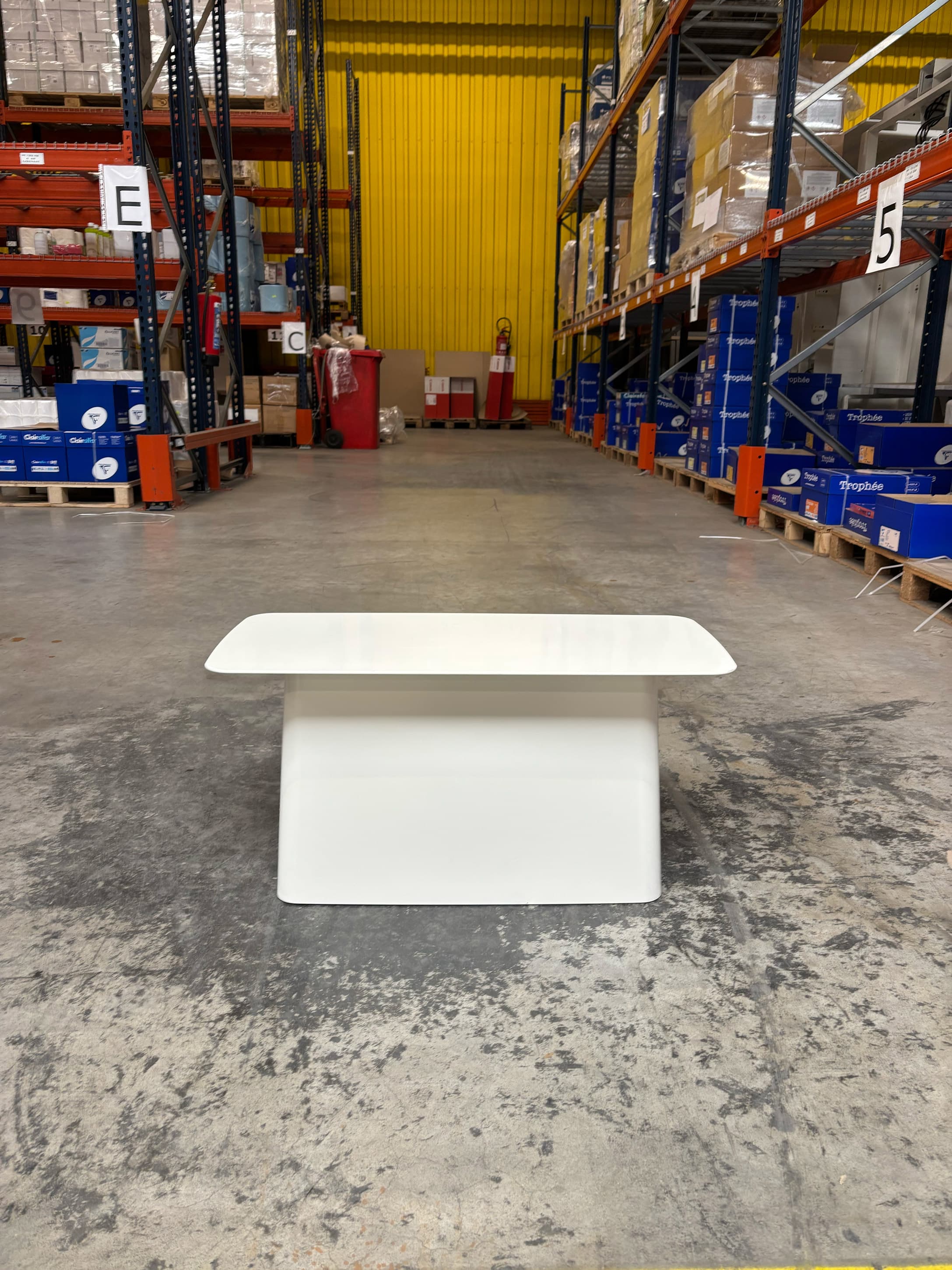 Vitra White coffee table - Renan & Erwan Bouroullec-0