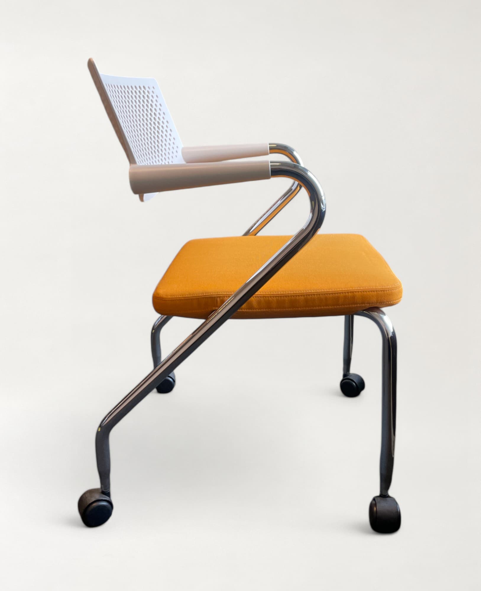 Vitra Visaroll 2 meeting chair on wheels-1